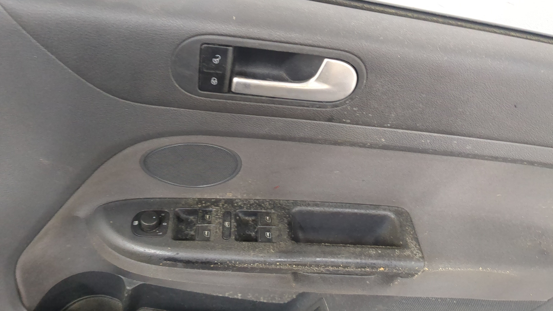 Дверь передняя правая