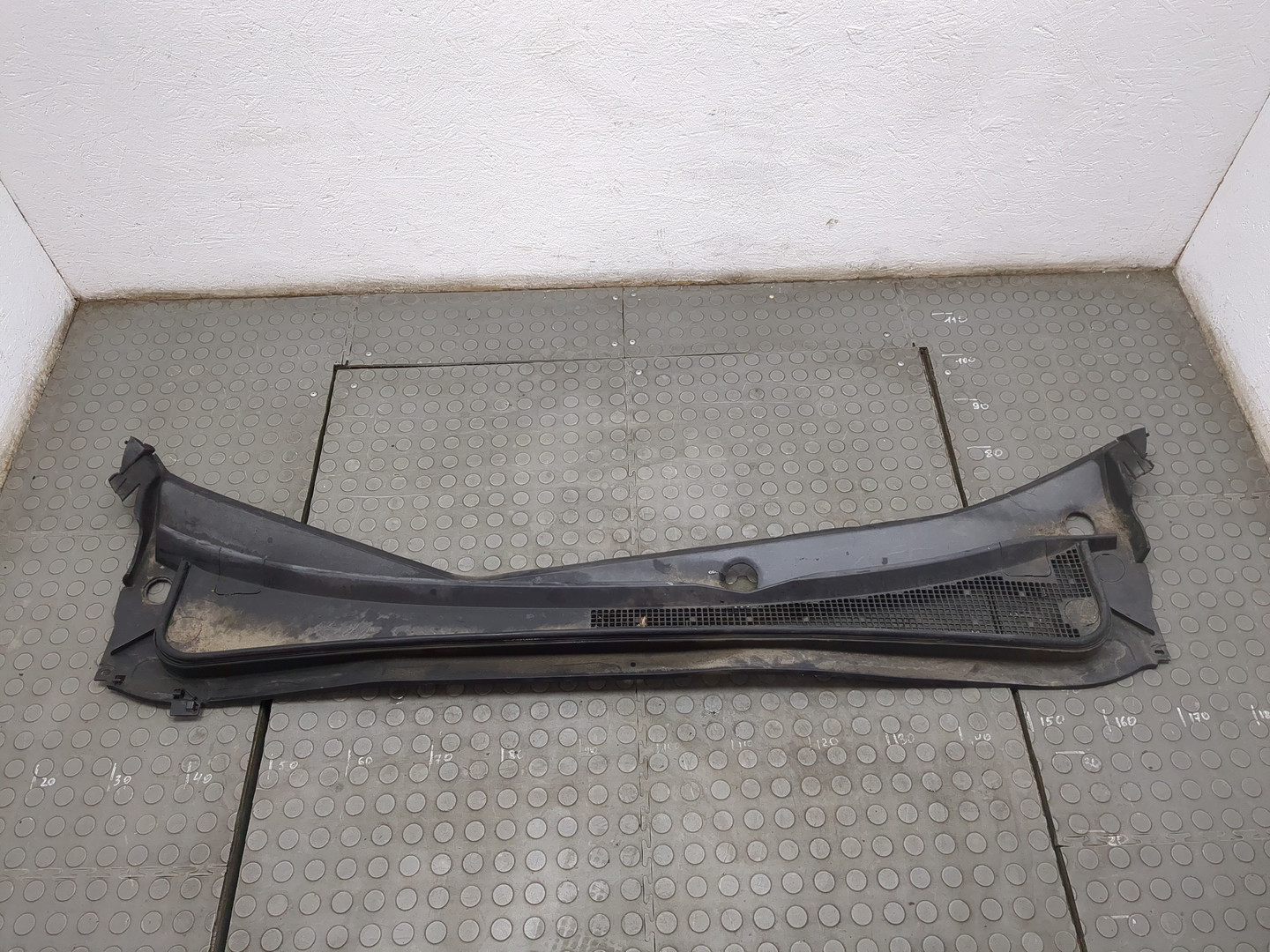 Решетка стеклоочистителей (Жабо)