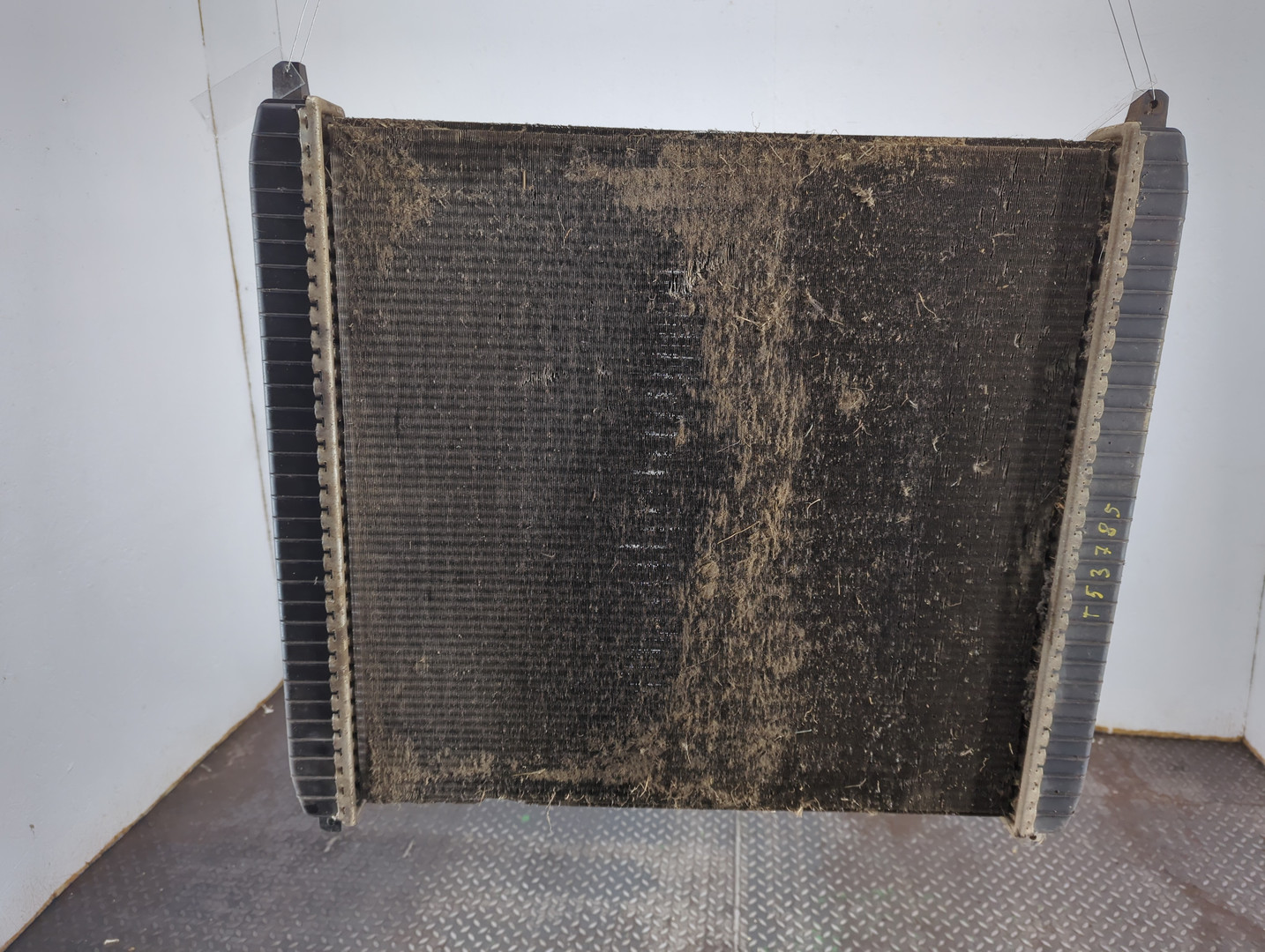 Радиатор охлаждения двигателя основной