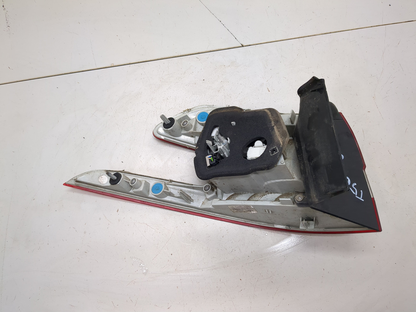 Фонарь задний правый