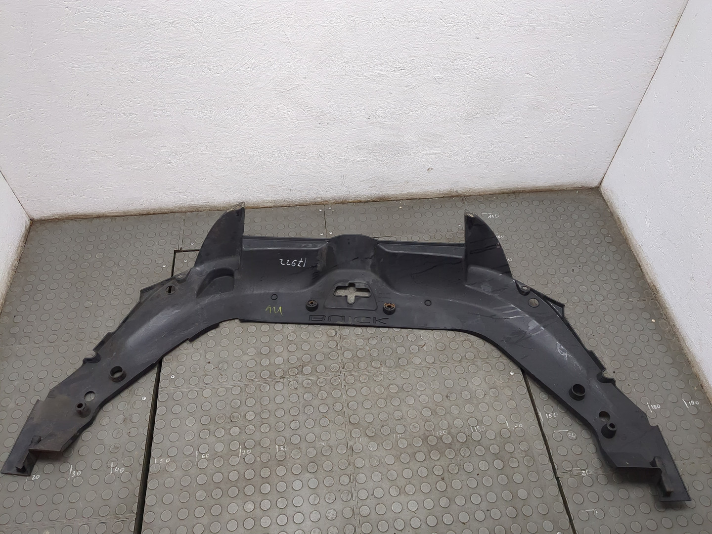 Кожух замка капота