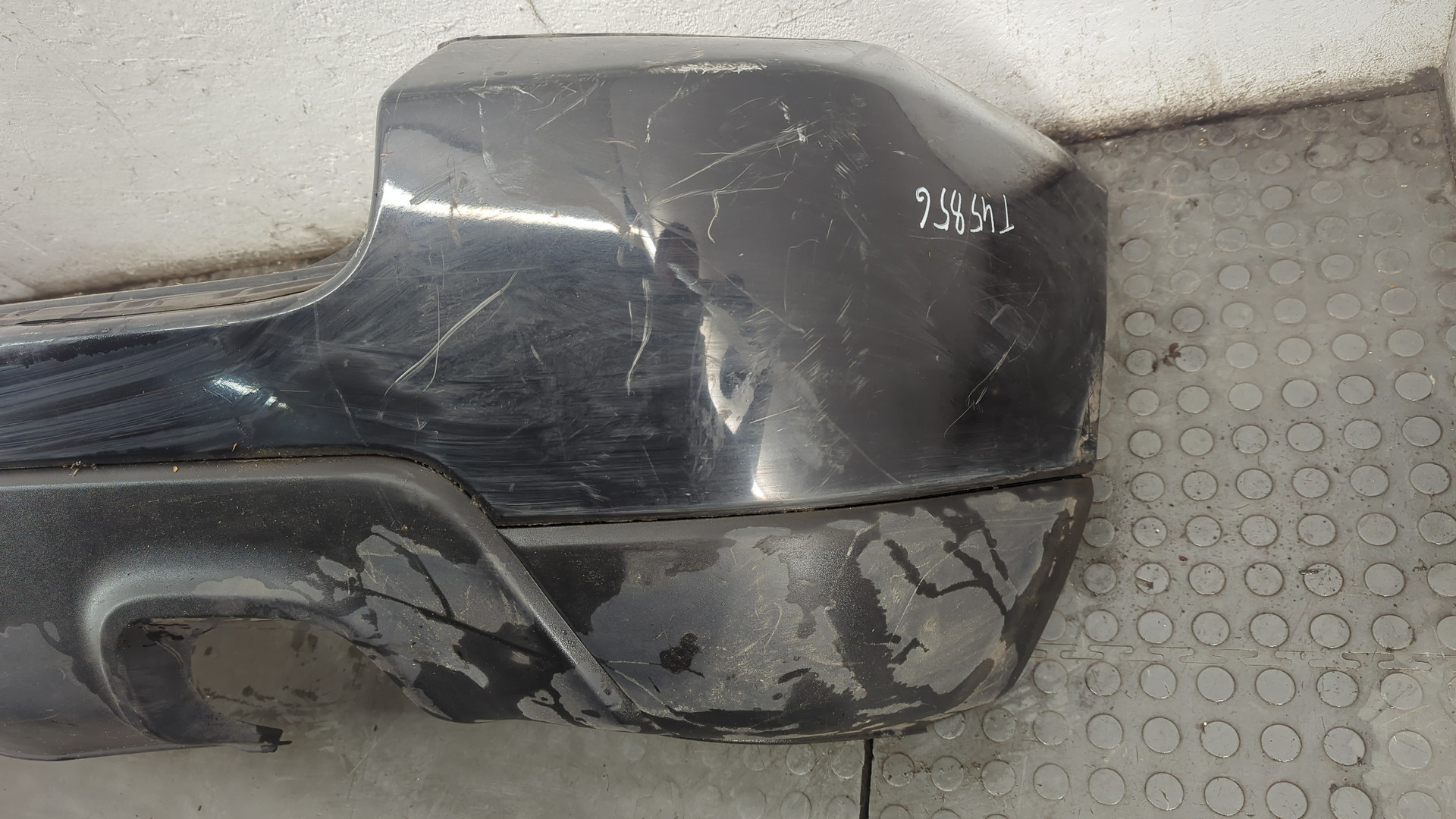 Бампер задний