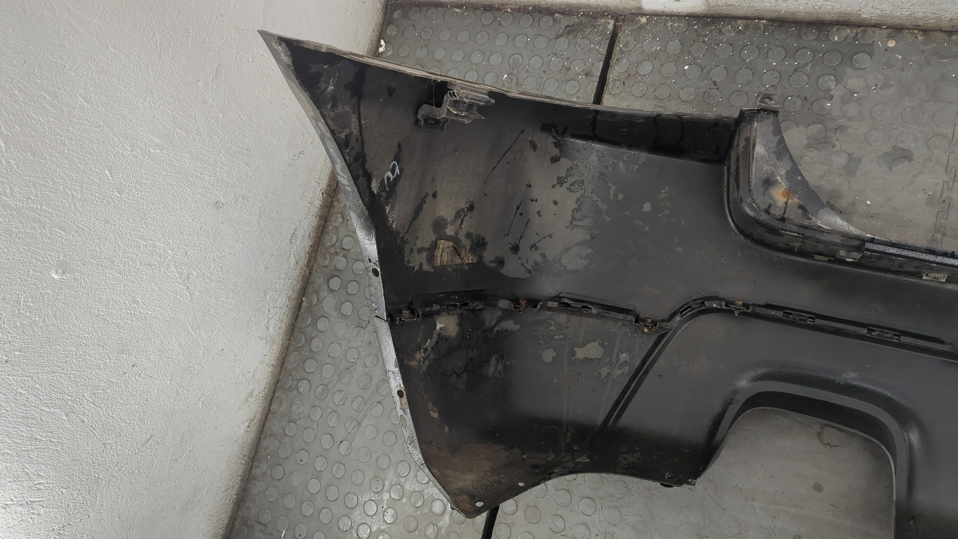 Бампер задний