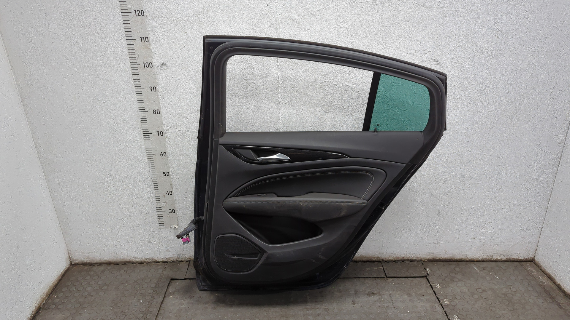 Дверь задняя правая