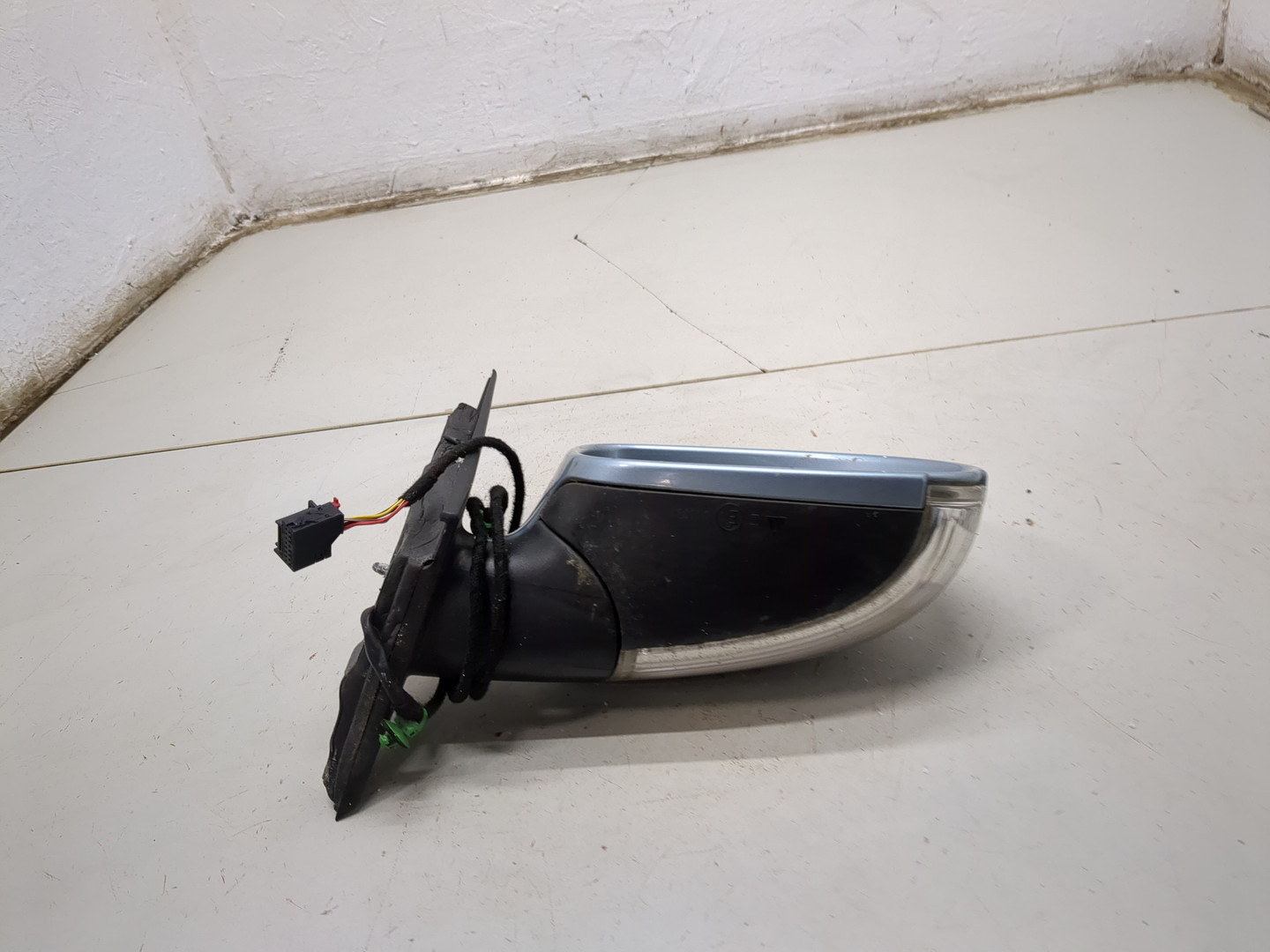 Зеркало правое электрическое