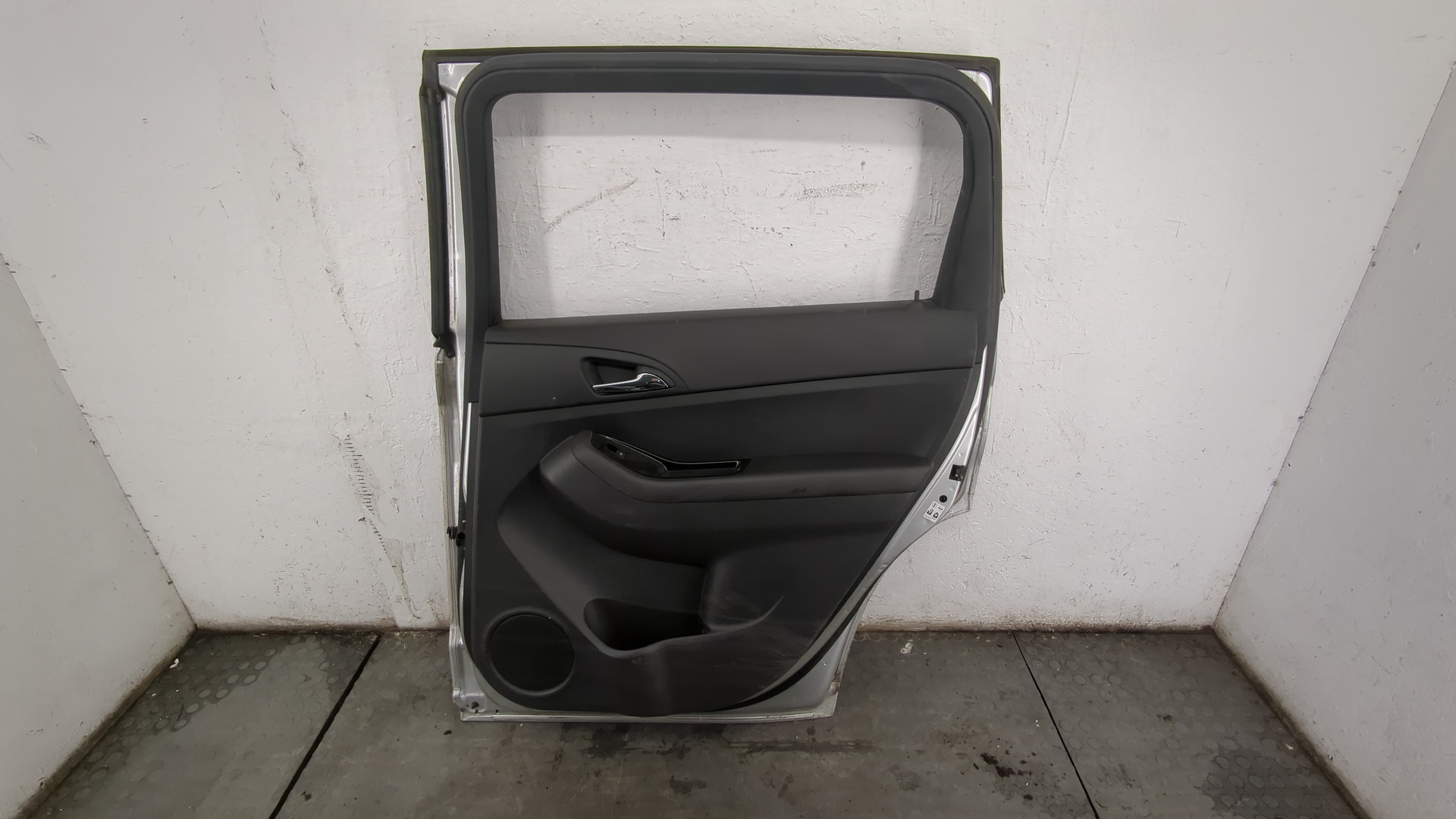Дверь задняя правая