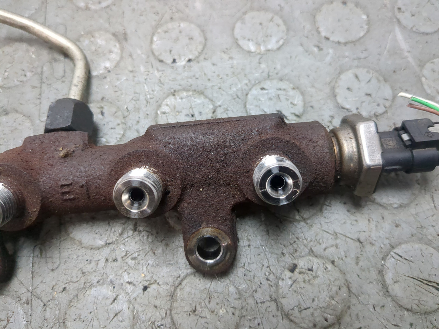 Рейка топливная (рампа)