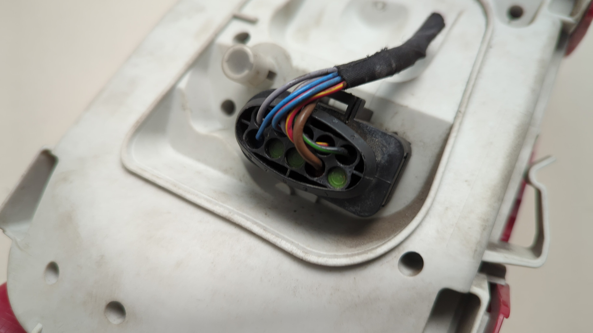 Фонарь задний правый