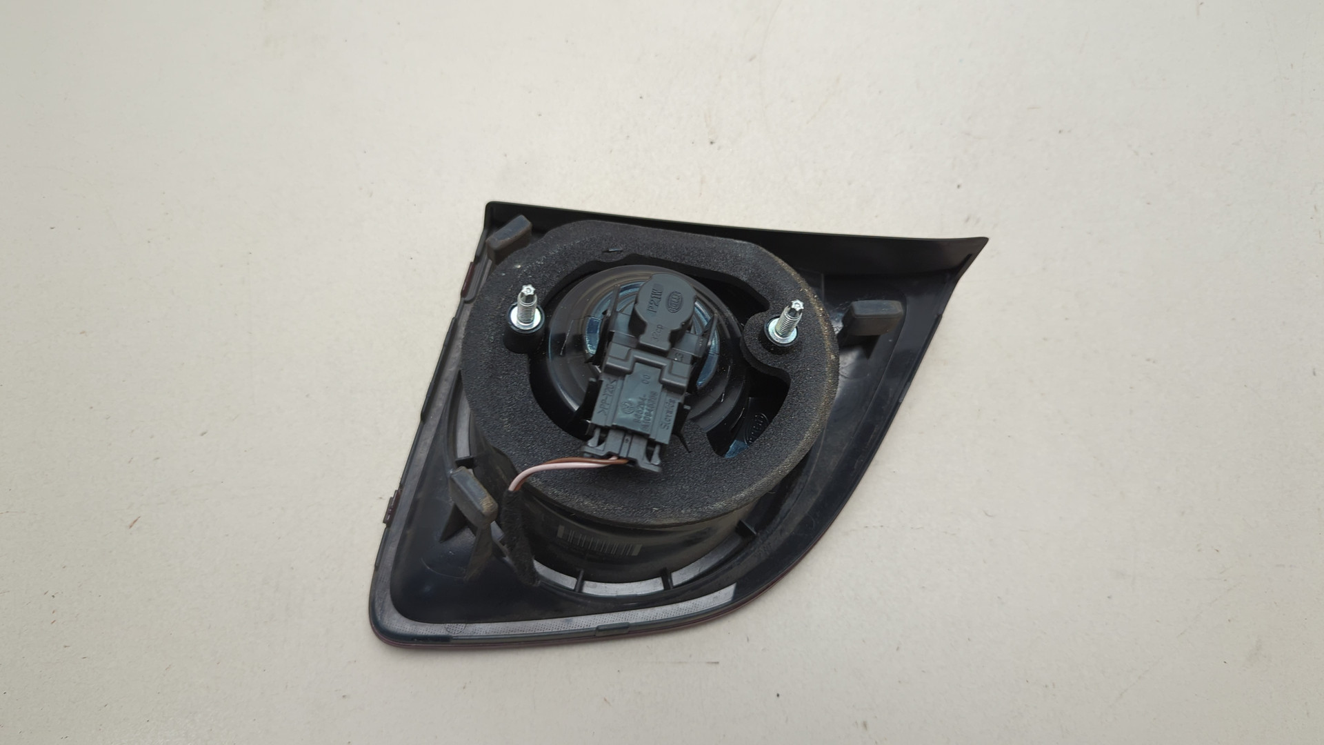 Фонарь задний внутренний правый