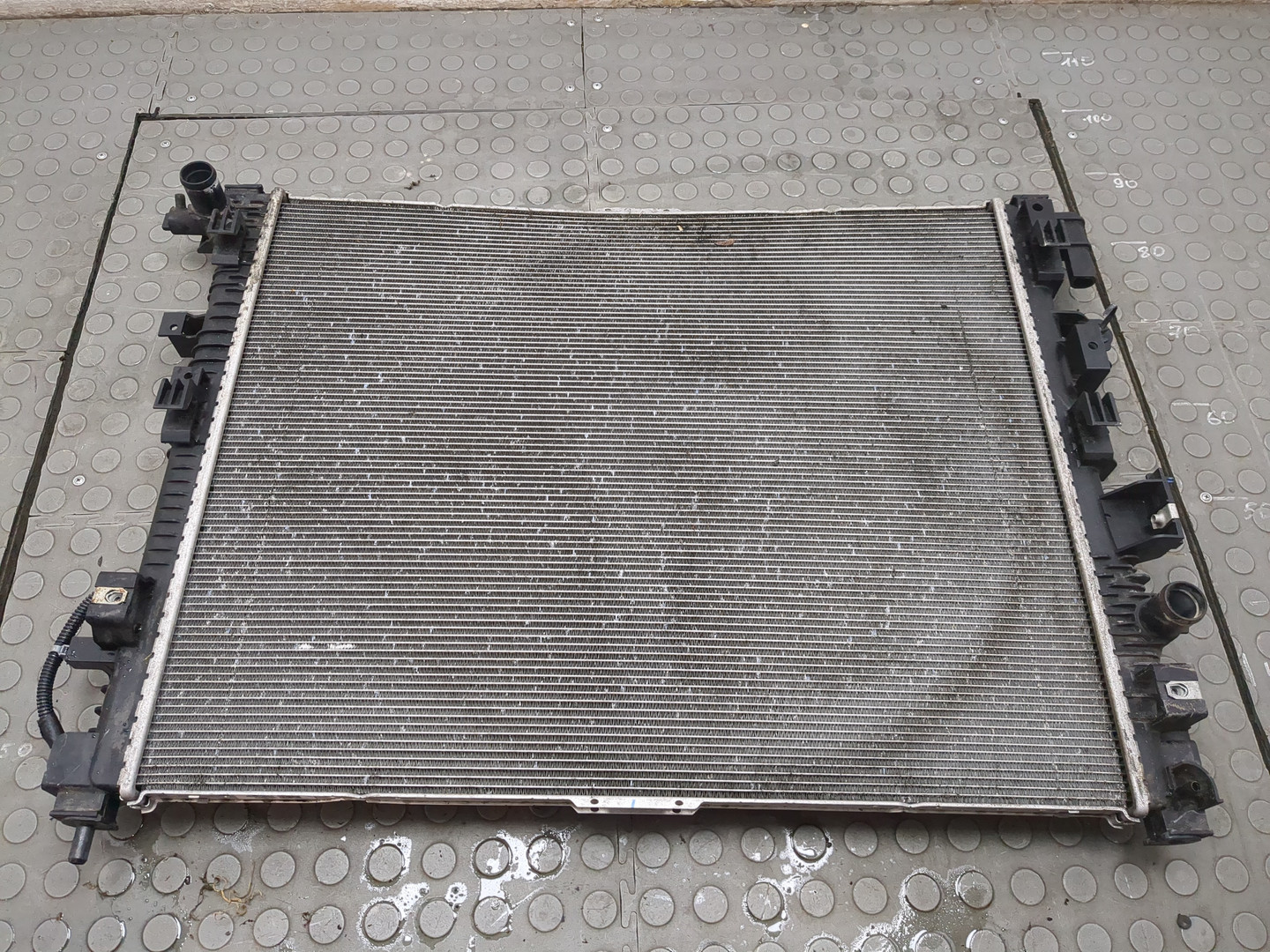 Радиатор охлаждения двигателя основной