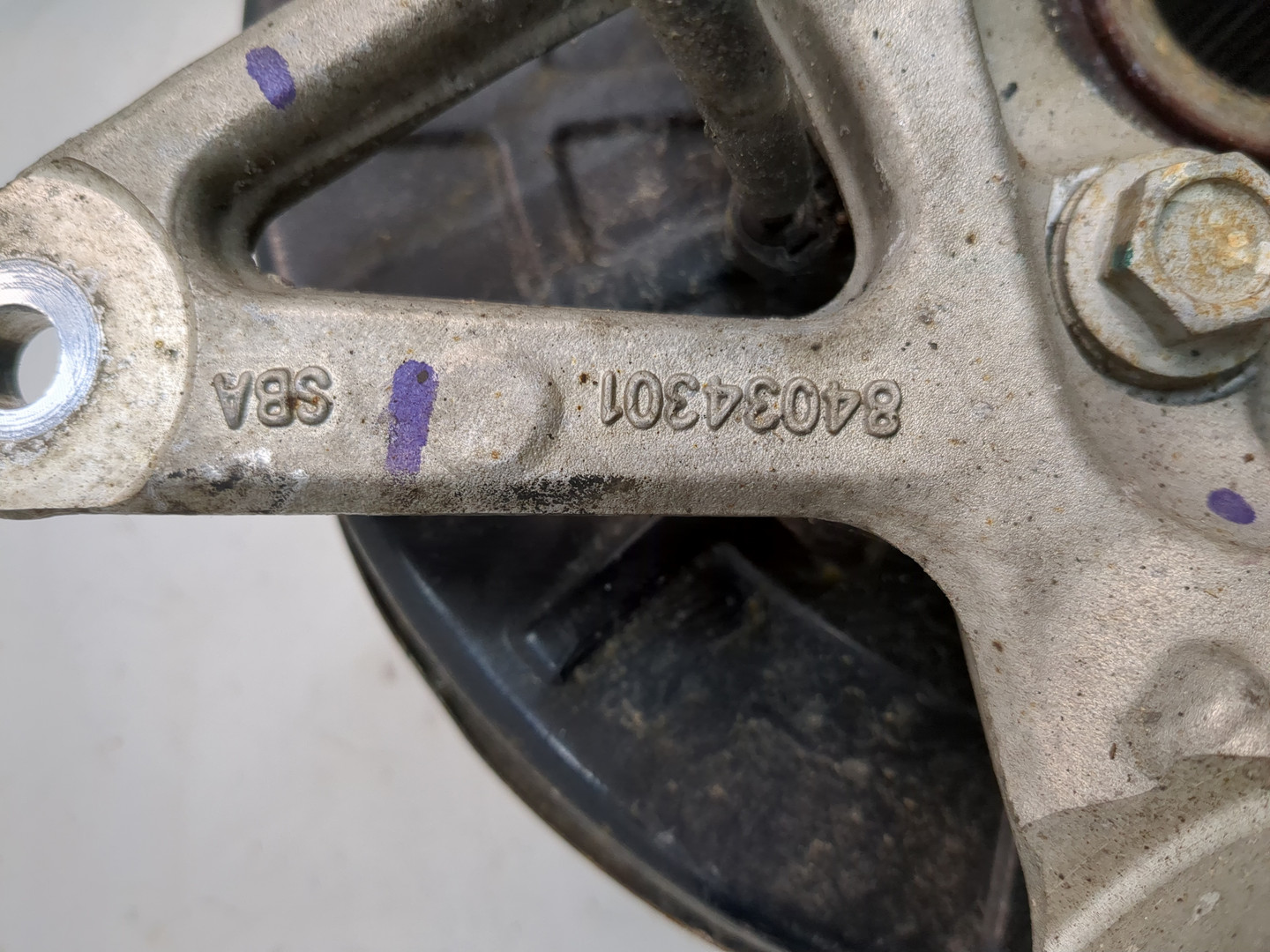 Кулак поворотный задний правый