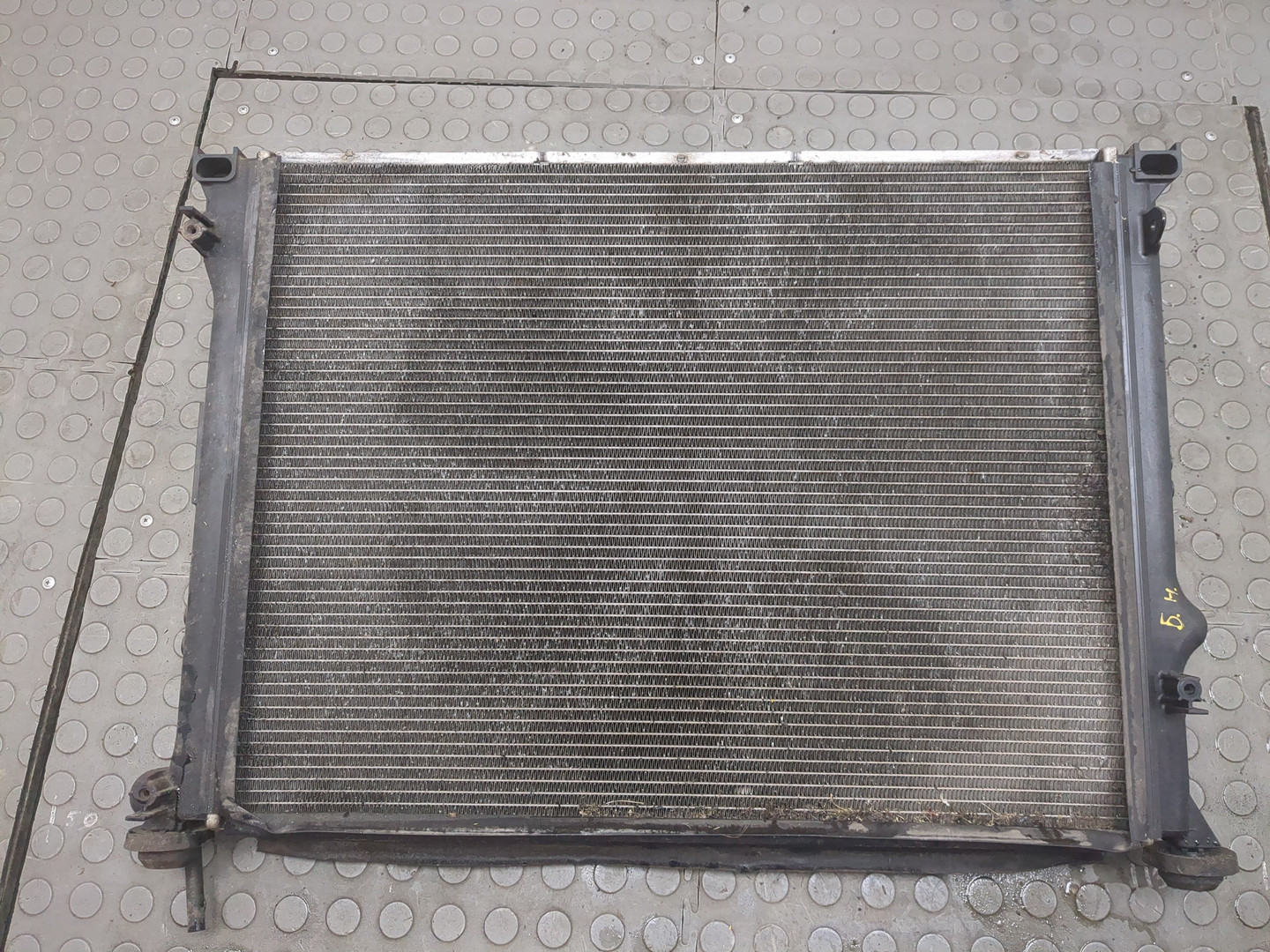 Радиатор охлаждения двигателя основной