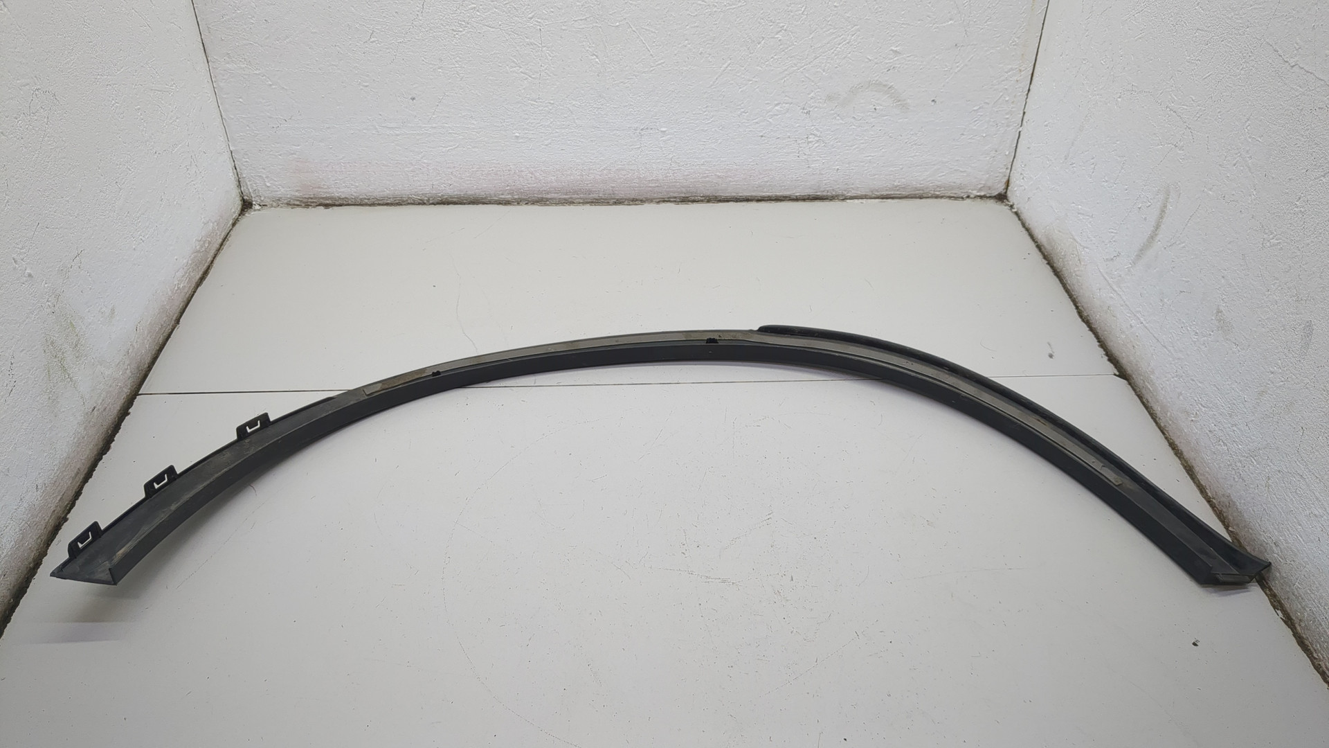 Накладка заднего крыла левого