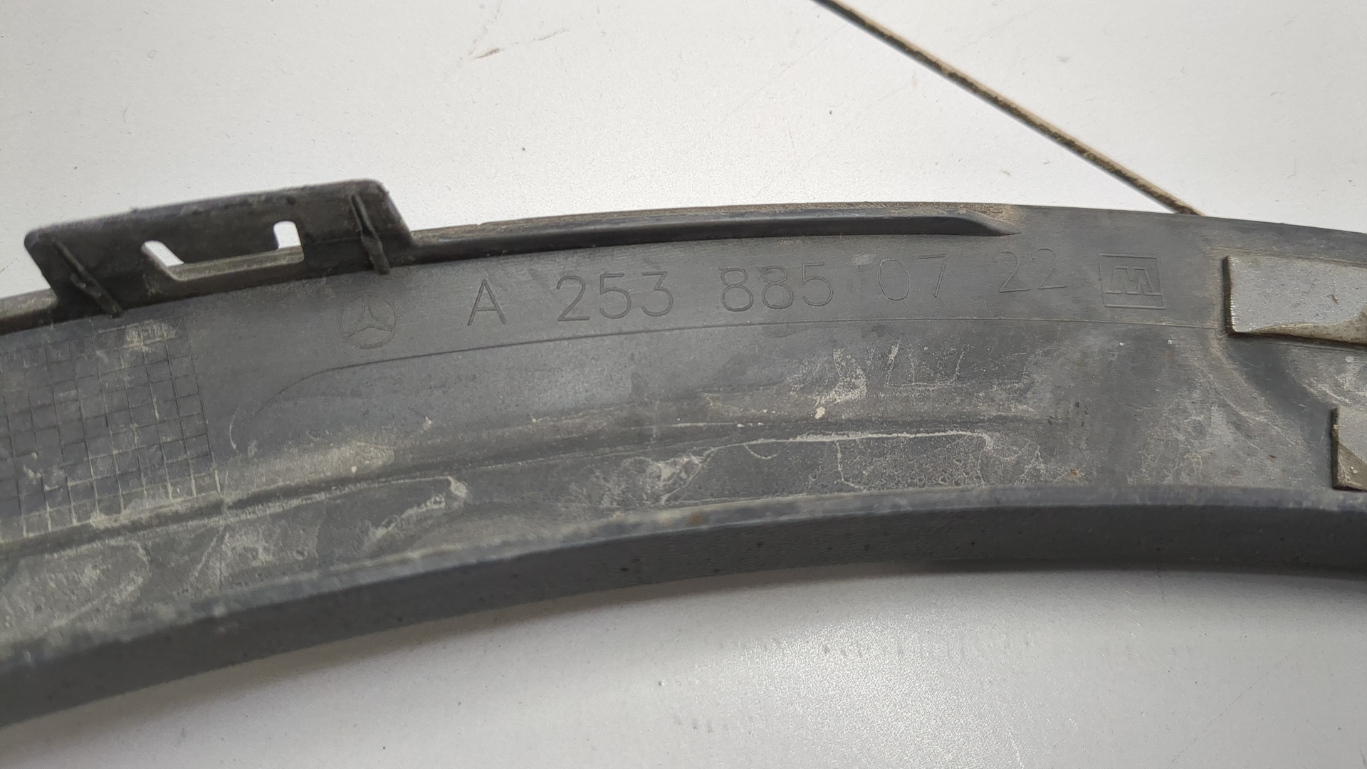 Накладка заднего крыла левого