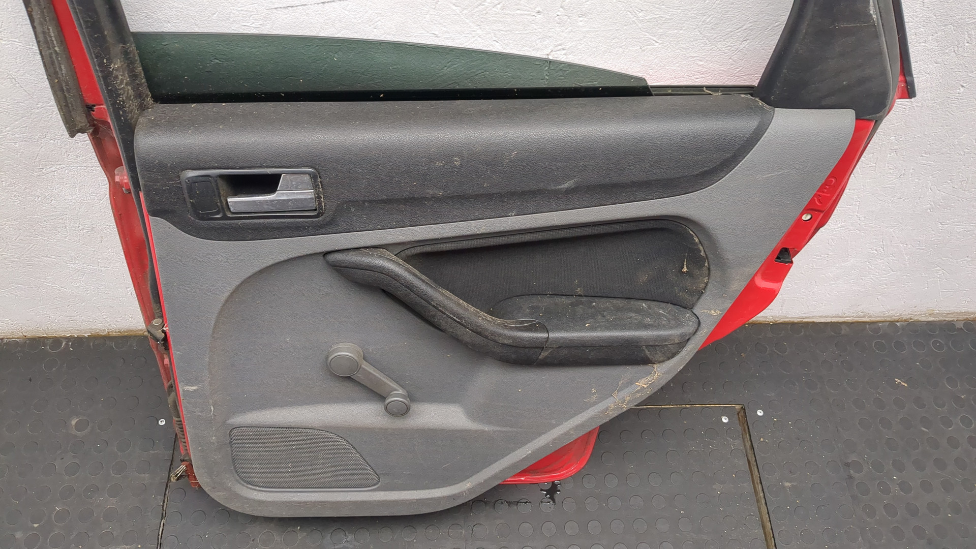 Дверь задняя правая