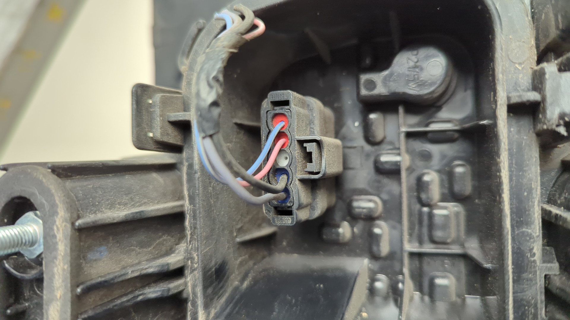 Фонарь задний левый