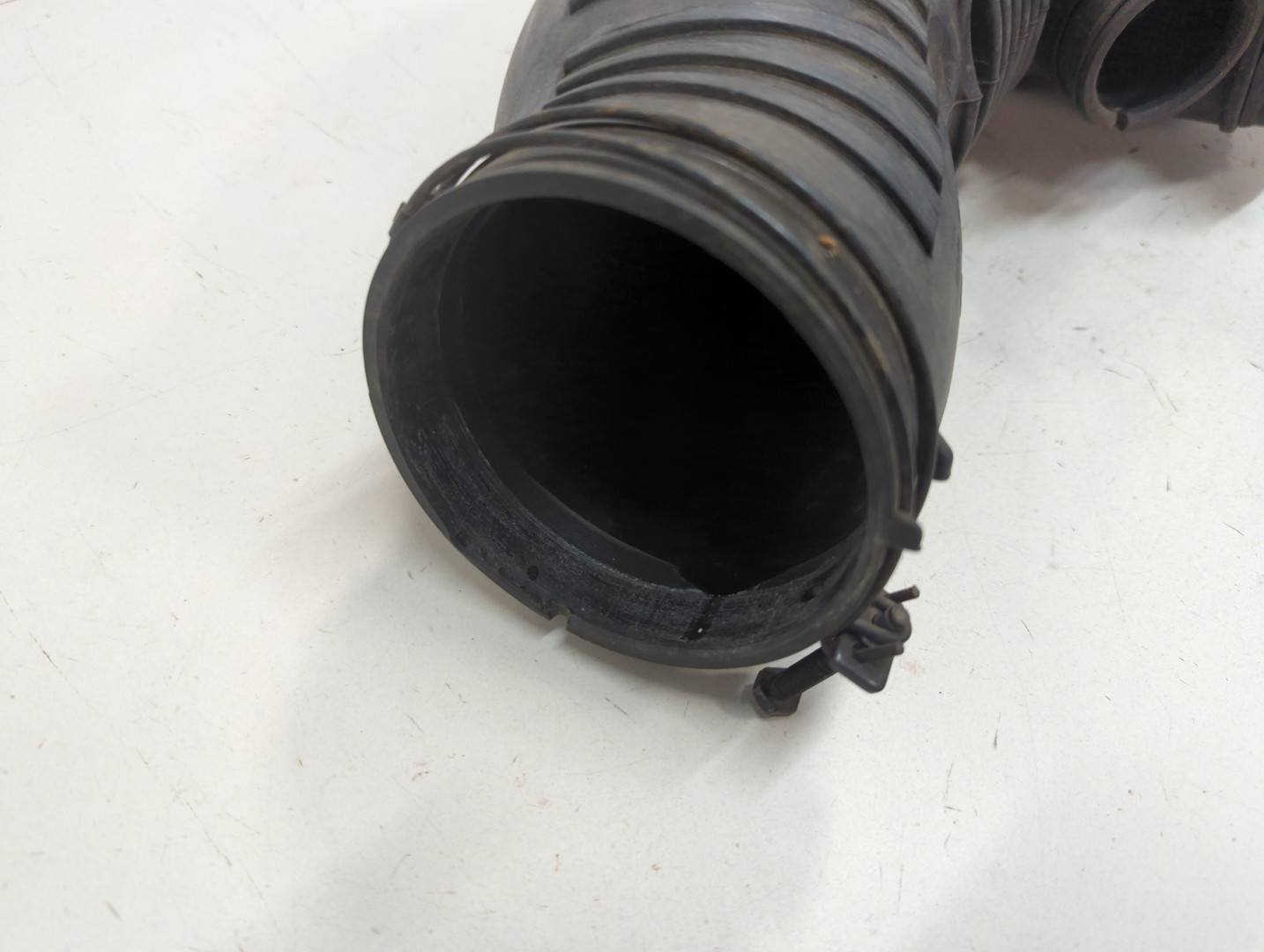 Патрубок воздушного фильтра