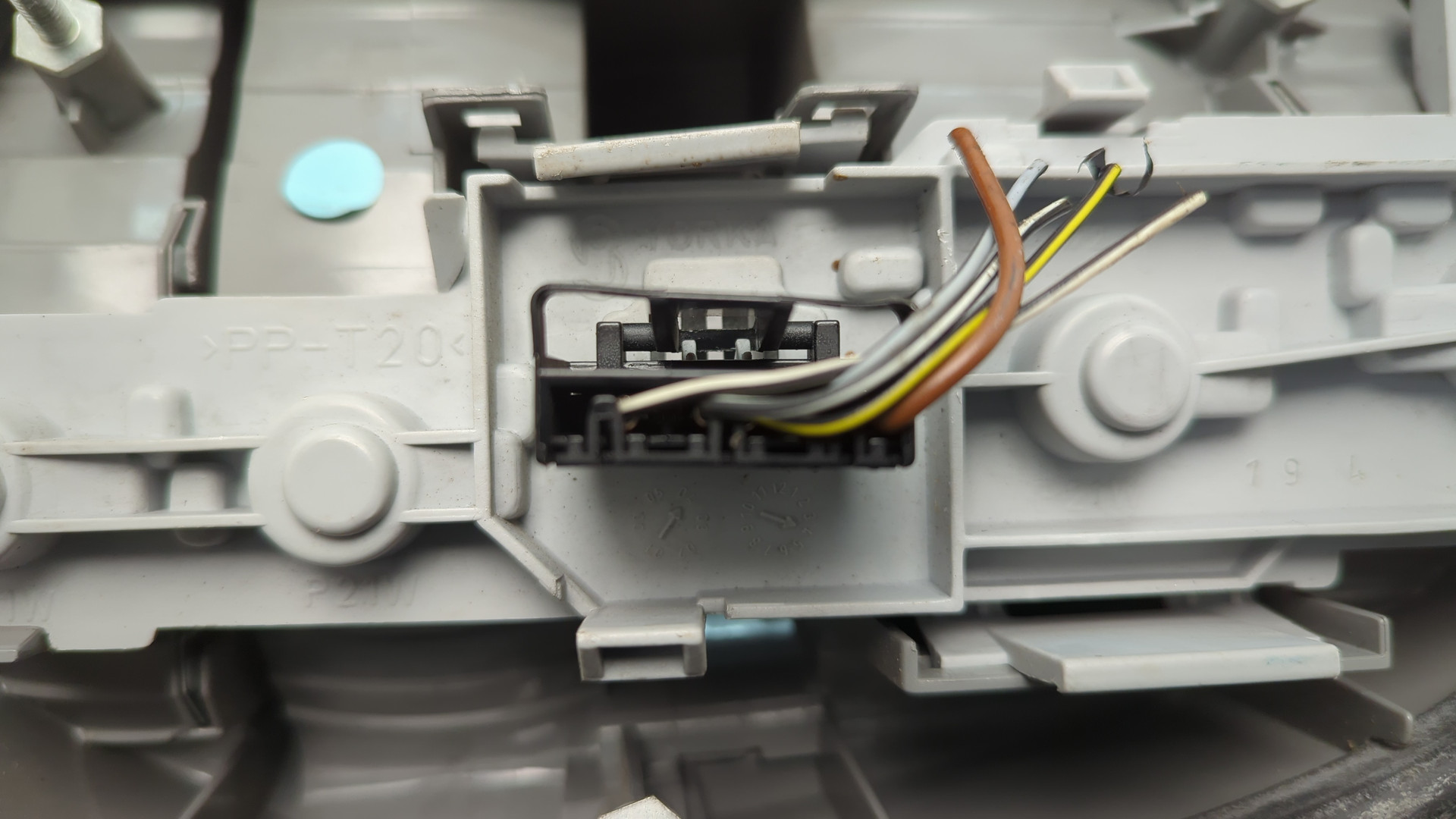 Фонарь задний левый