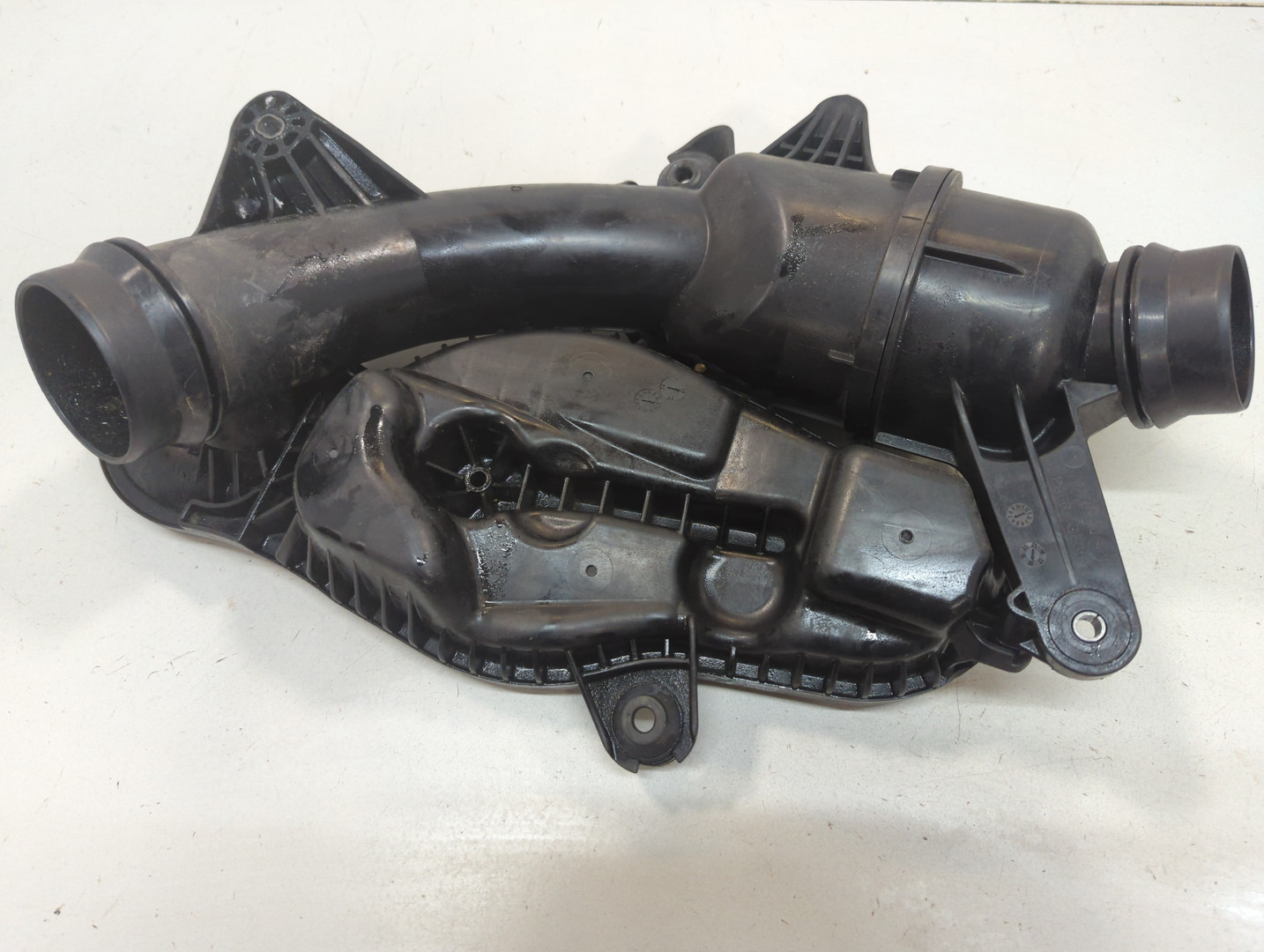 Резонатор воздушного фильтра