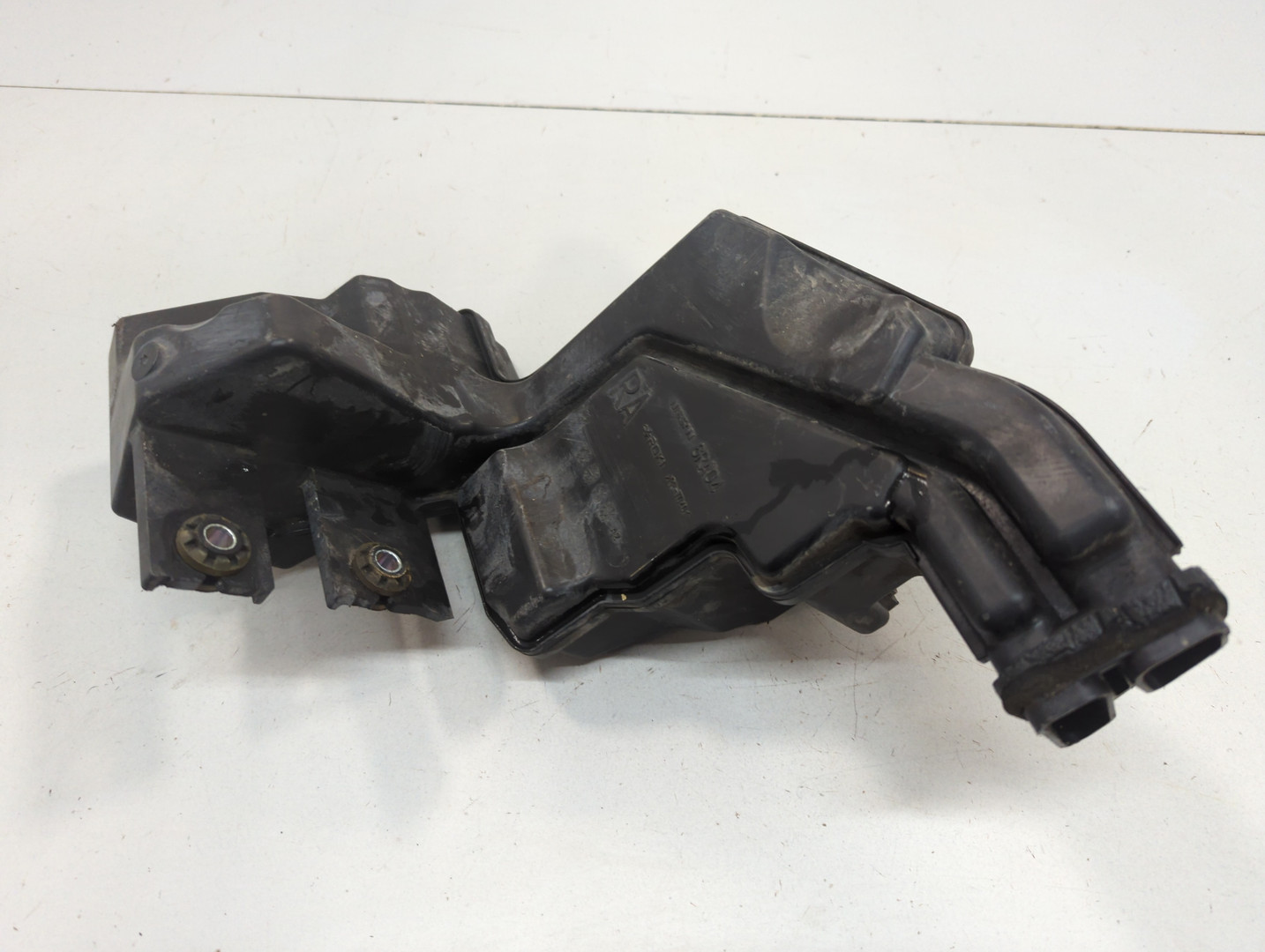 Резонатор воздушного фильтра