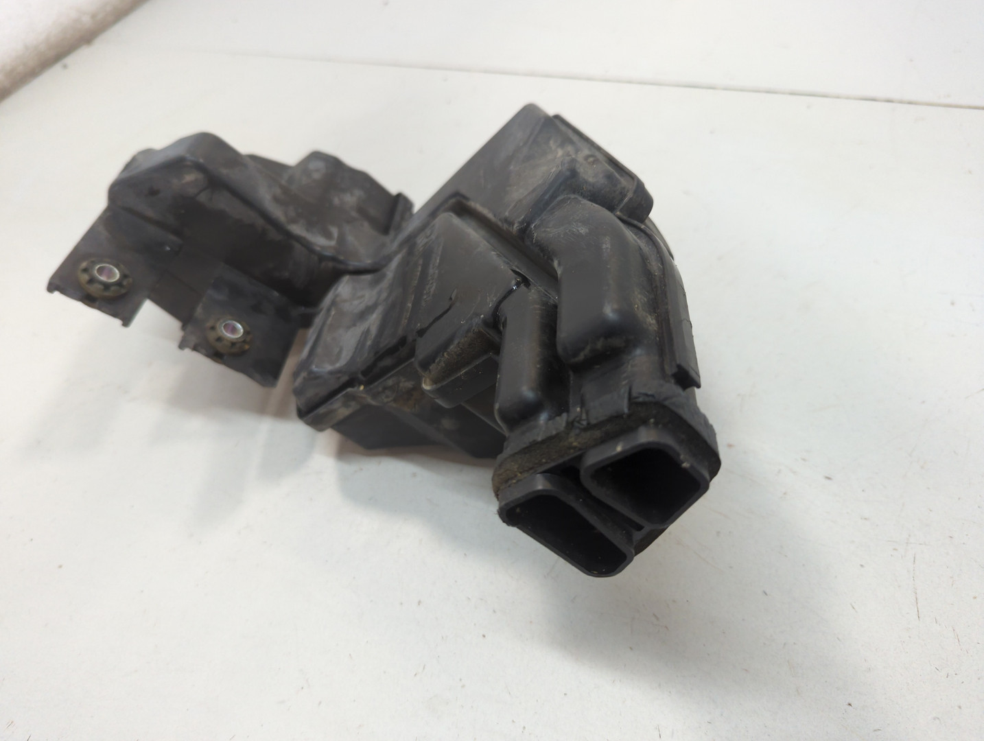 Резонатор воздушного фильтра