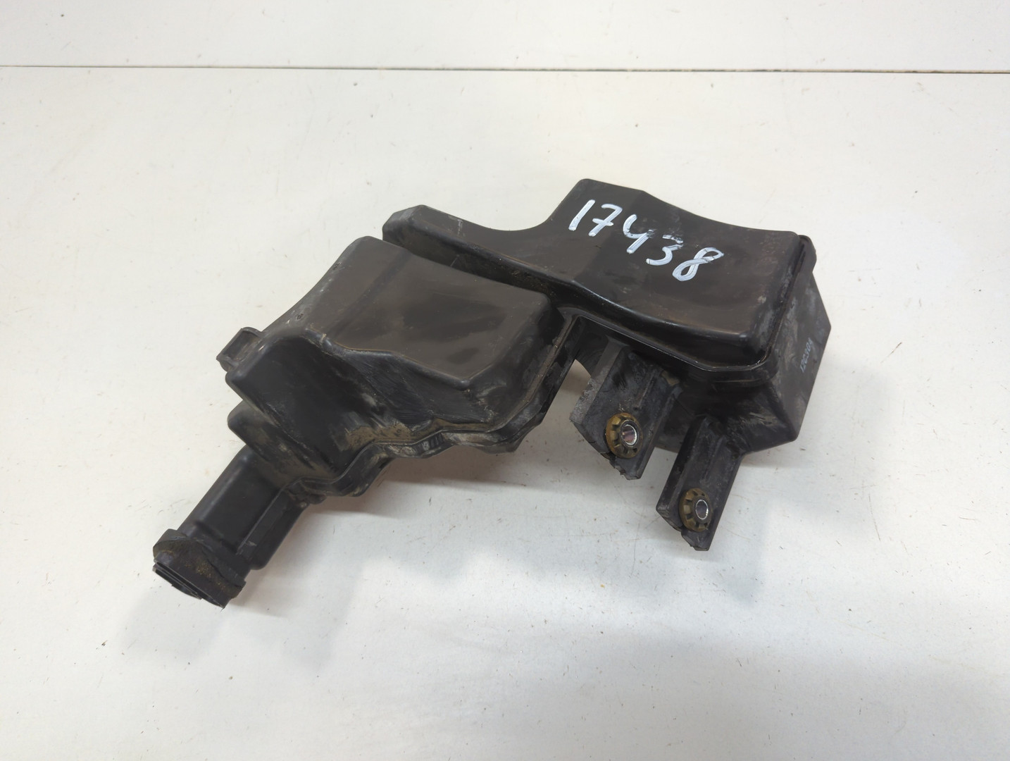 Резонатор воздушного фильтра