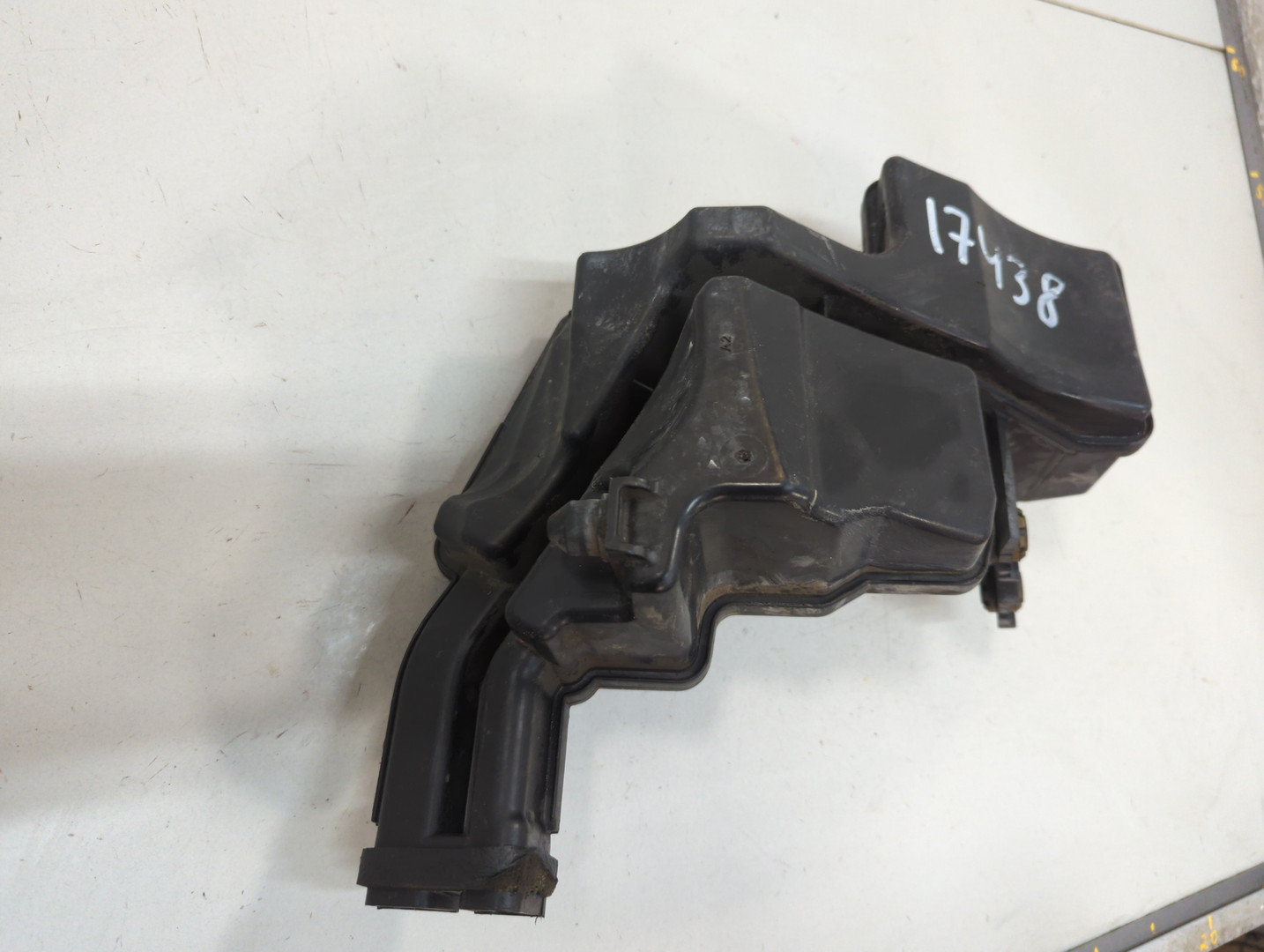 Резонатор воздушного фильтра