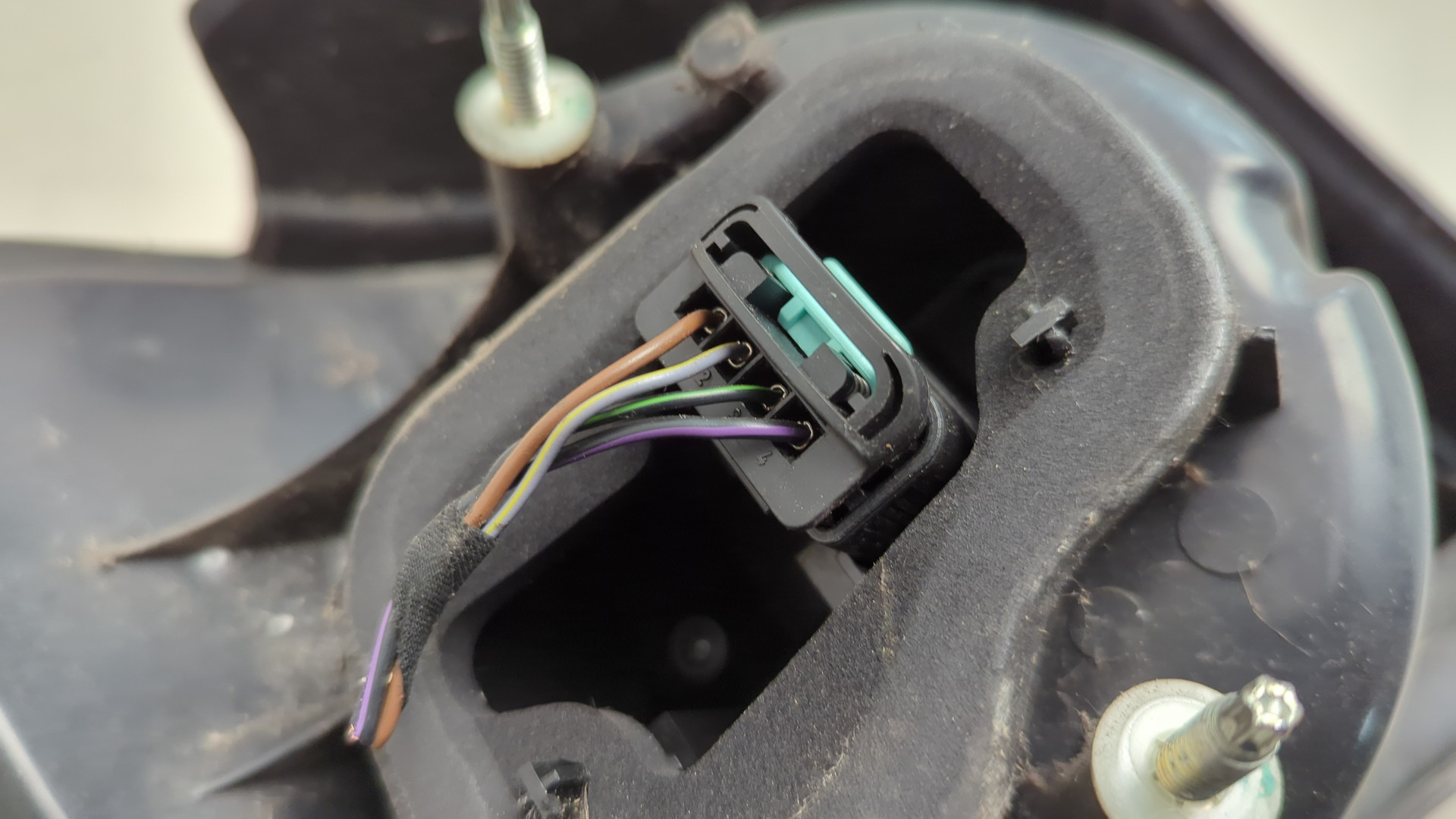 Фонарь задний правый