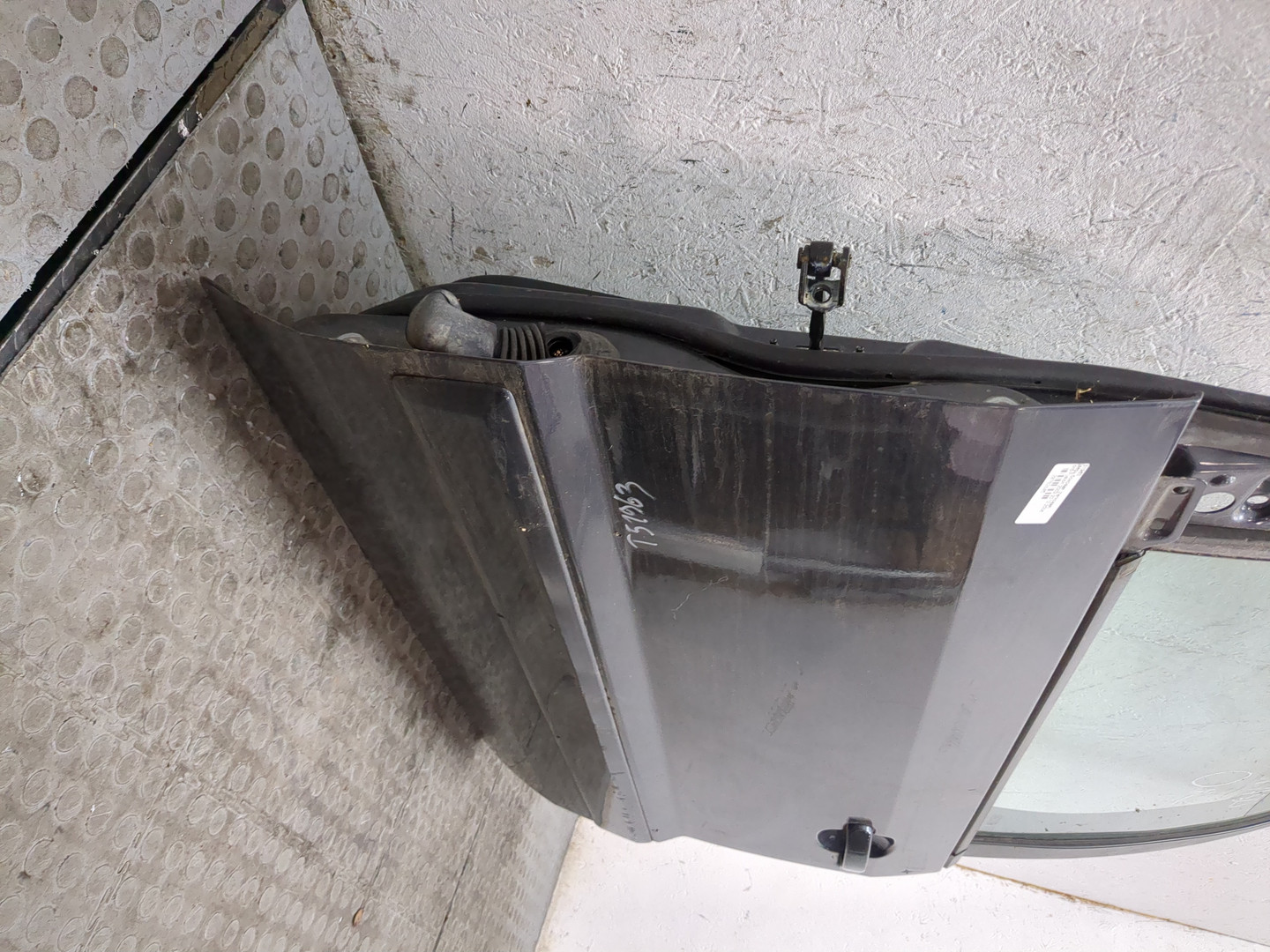 Дверь передняя левая