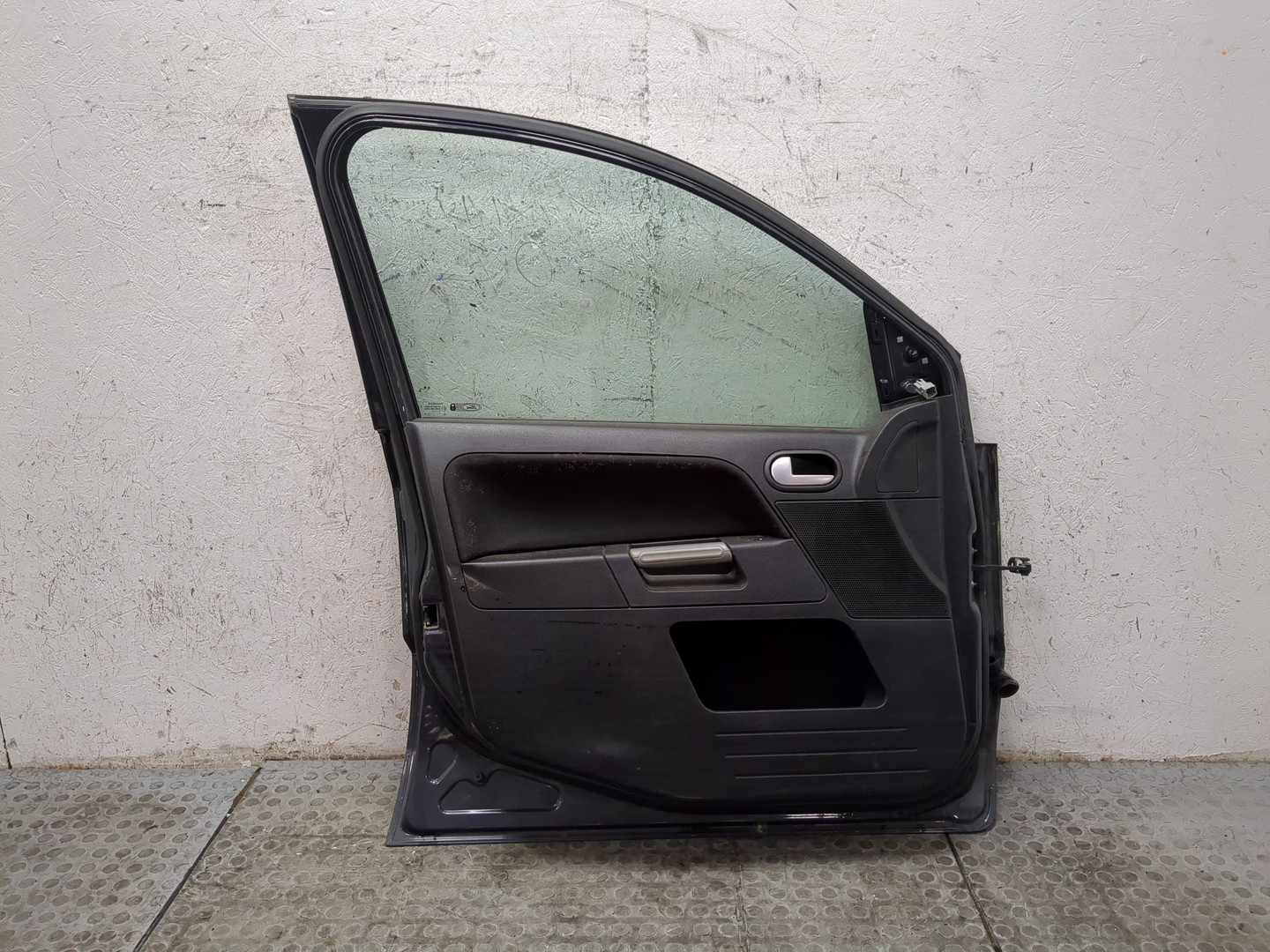 Дверь передняя левая
