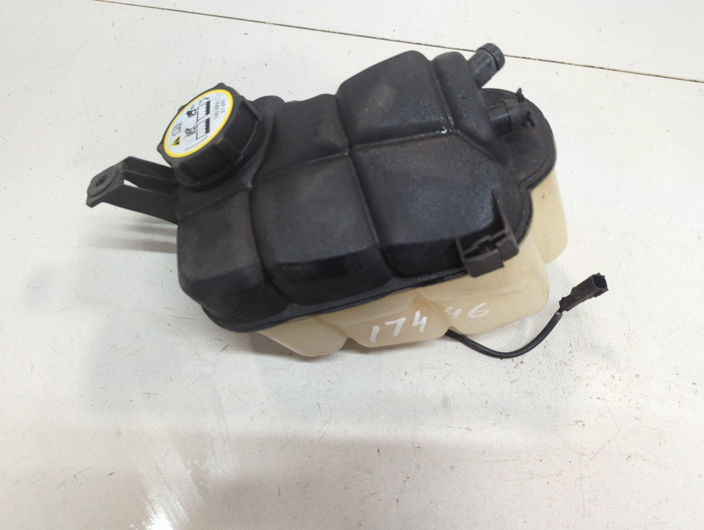 Бачок расширительный