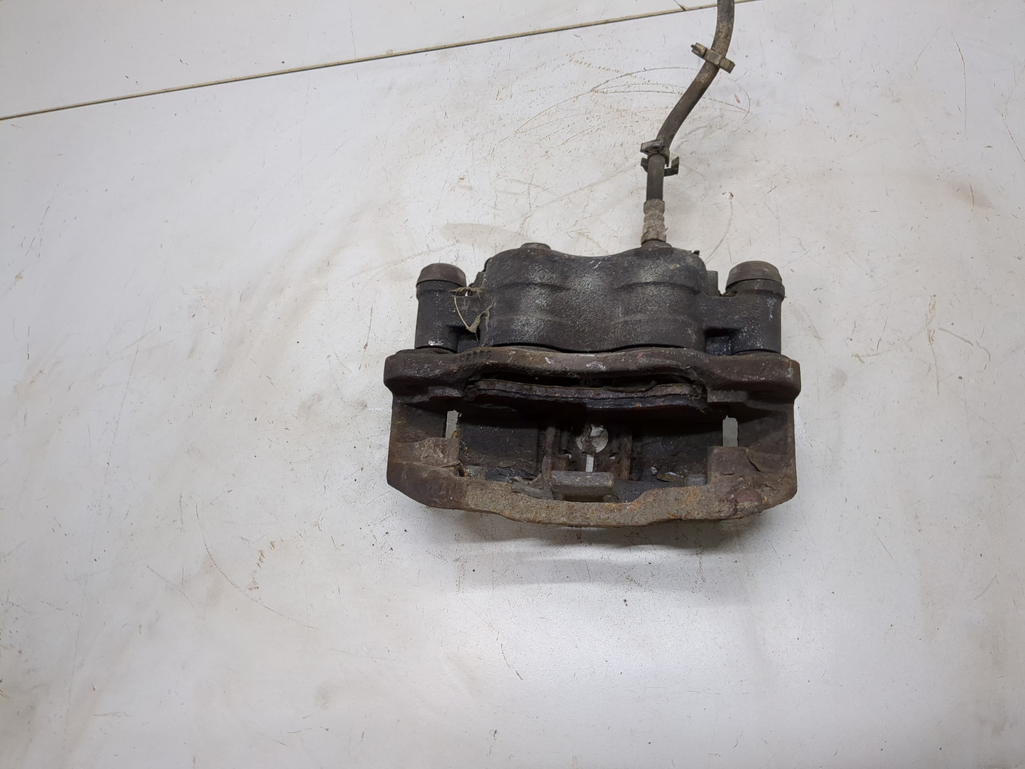 Суппорт передний правый