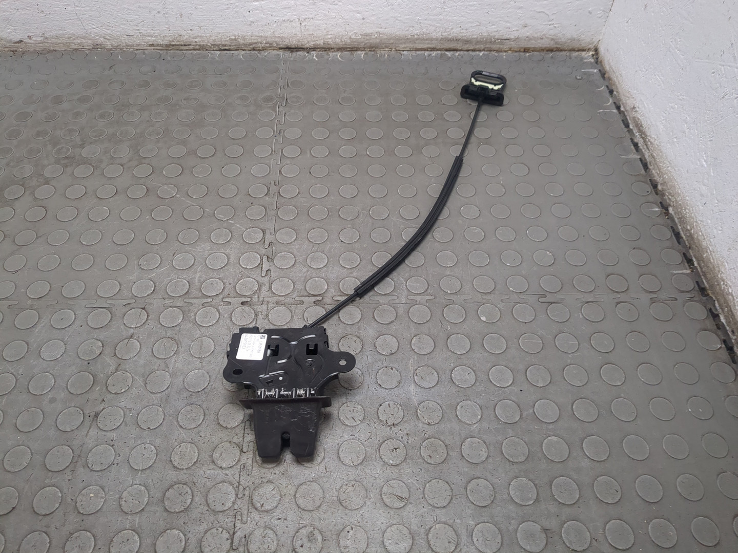 Замок багажника