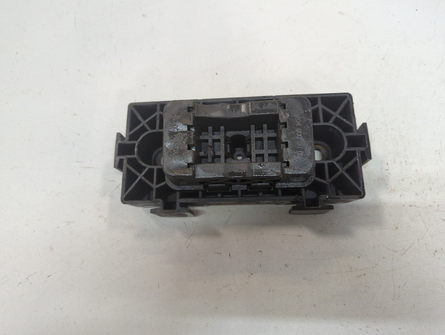 Заглушка поддомкратника