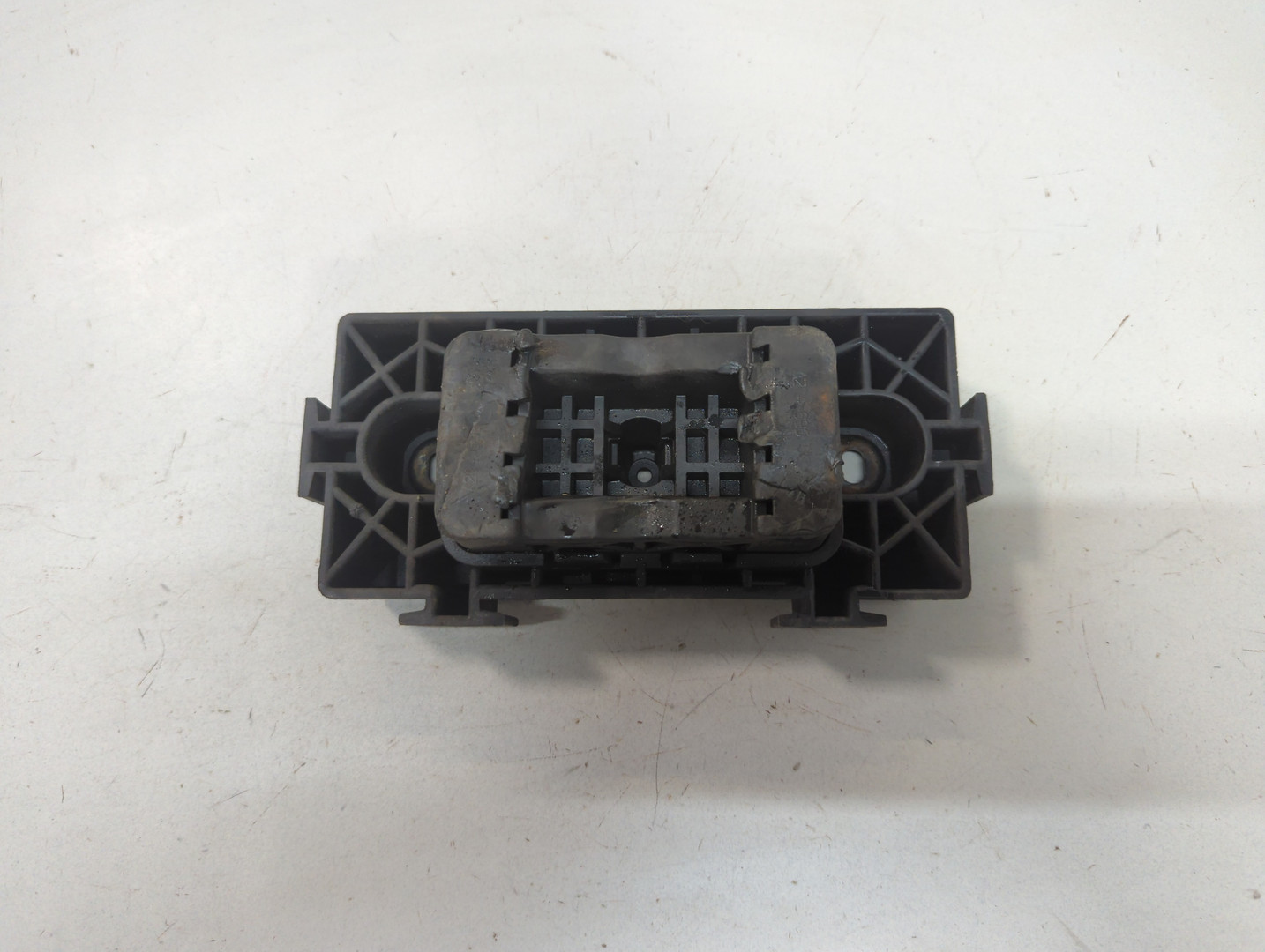 Заглушка поддомкратника