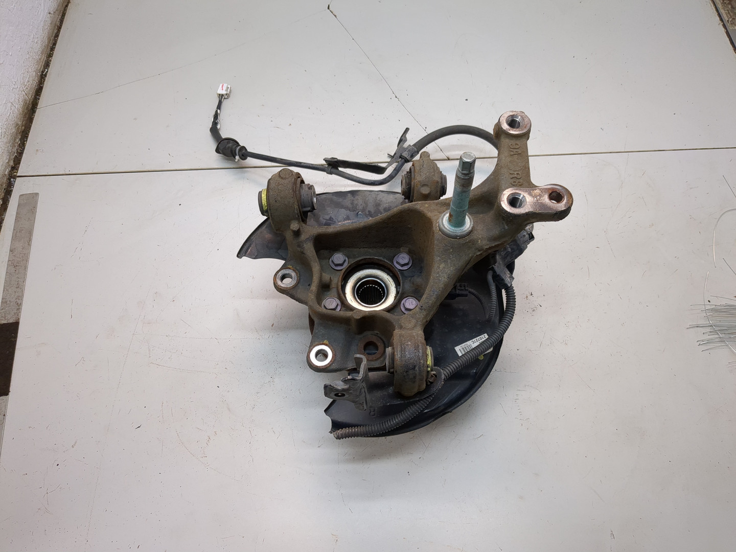 Кулак поворотный задний правый