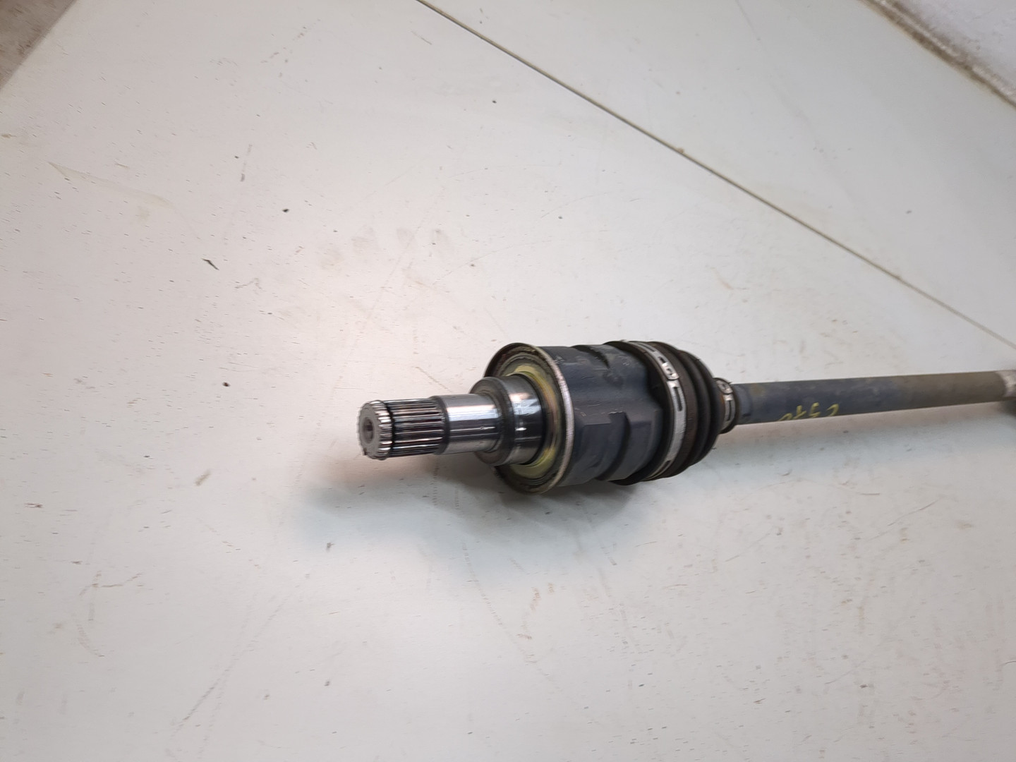 Полуось задняя левая