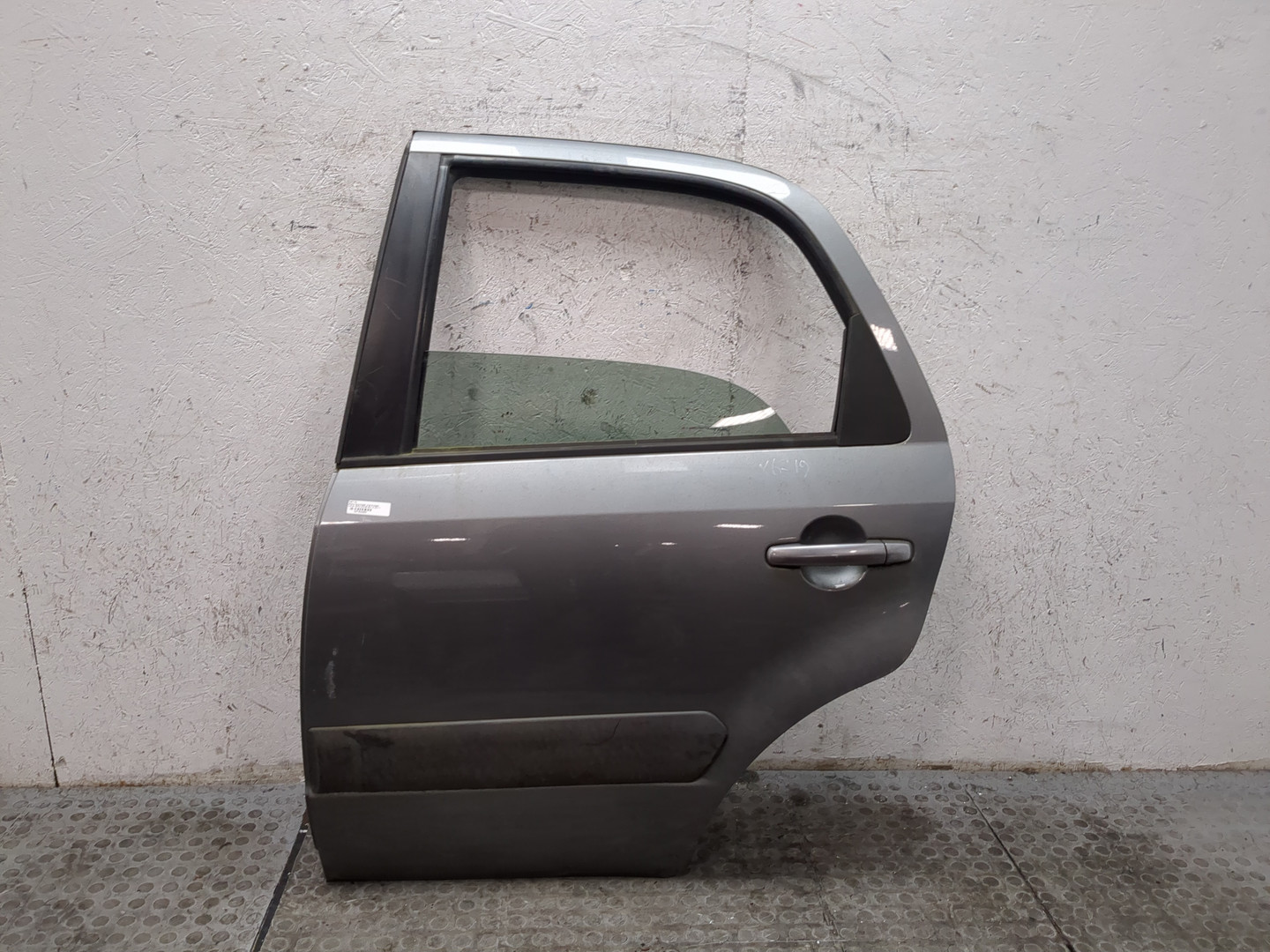 Дверь задняя левая