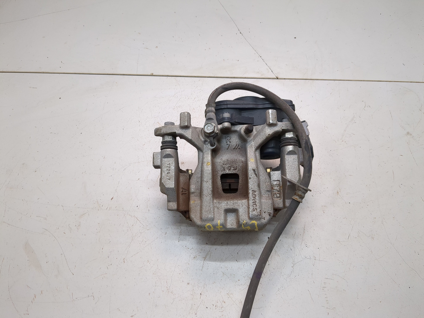 Суппорт задний правый