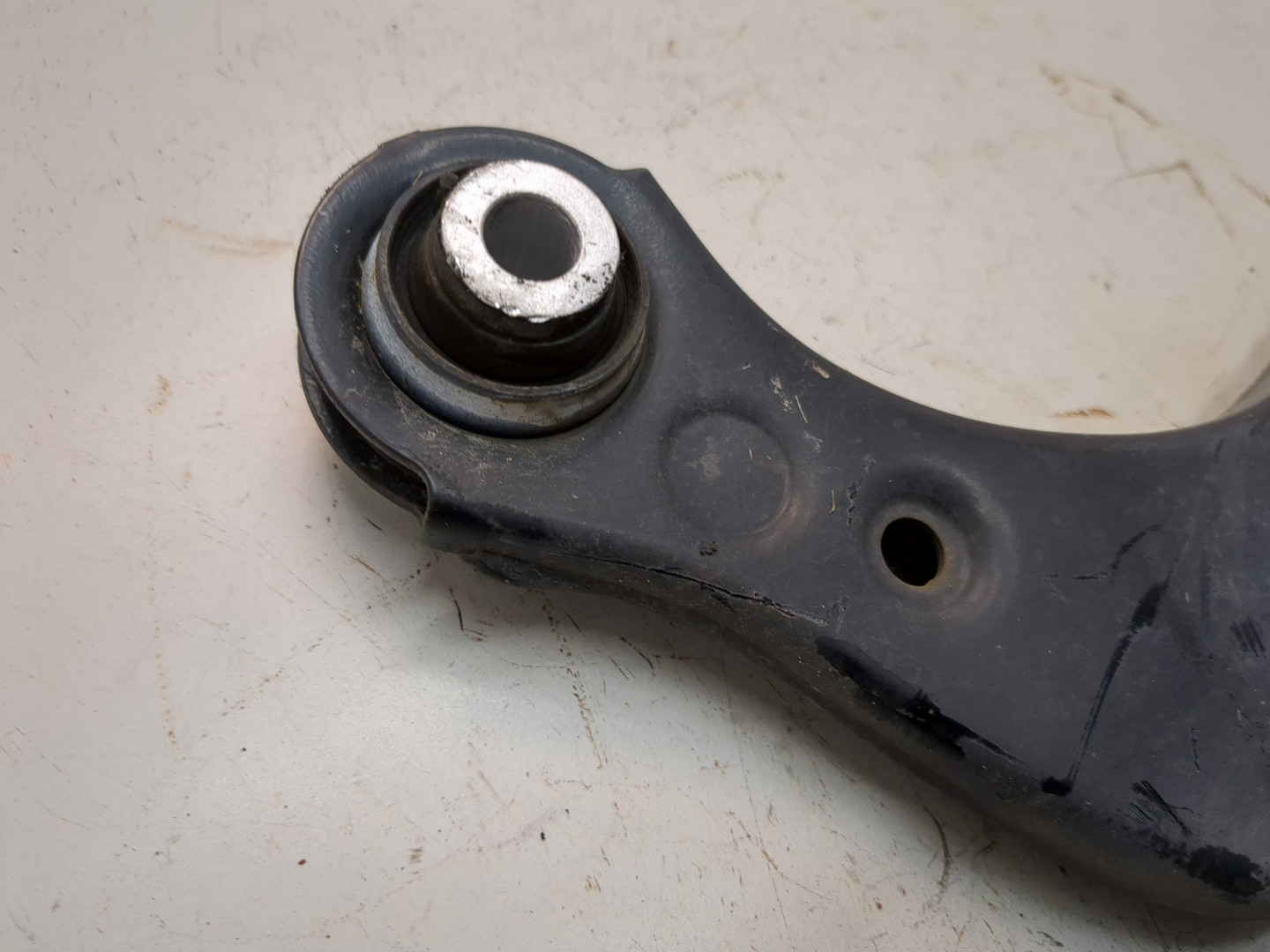 Рычаг задний левый