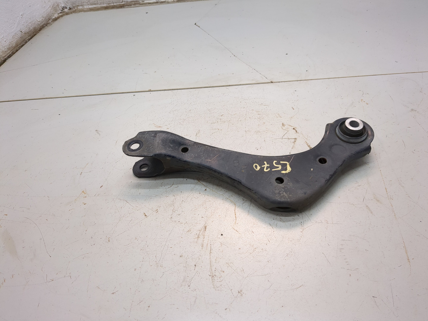 Рычаг задний правый