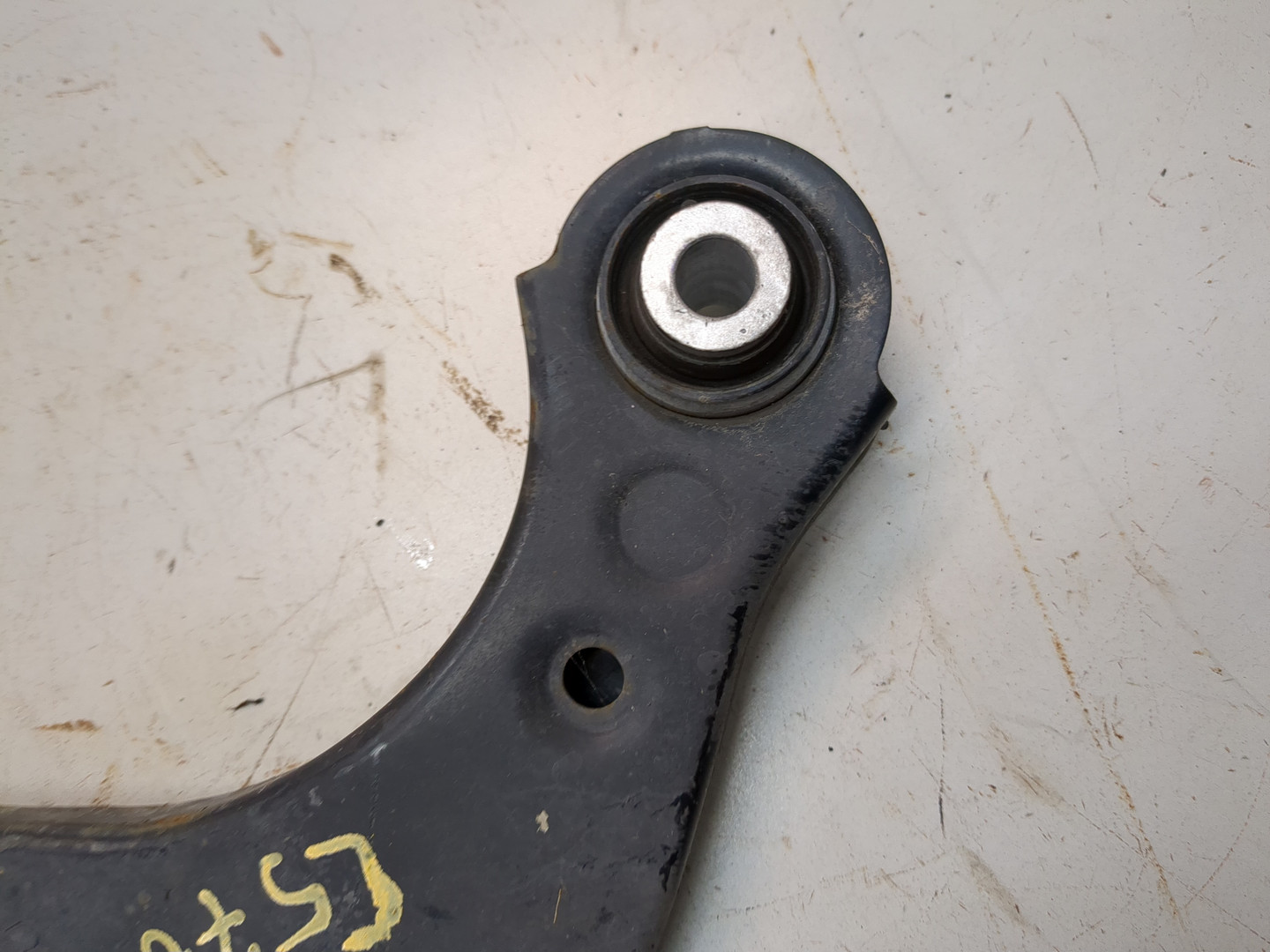 Рычаг задний правый