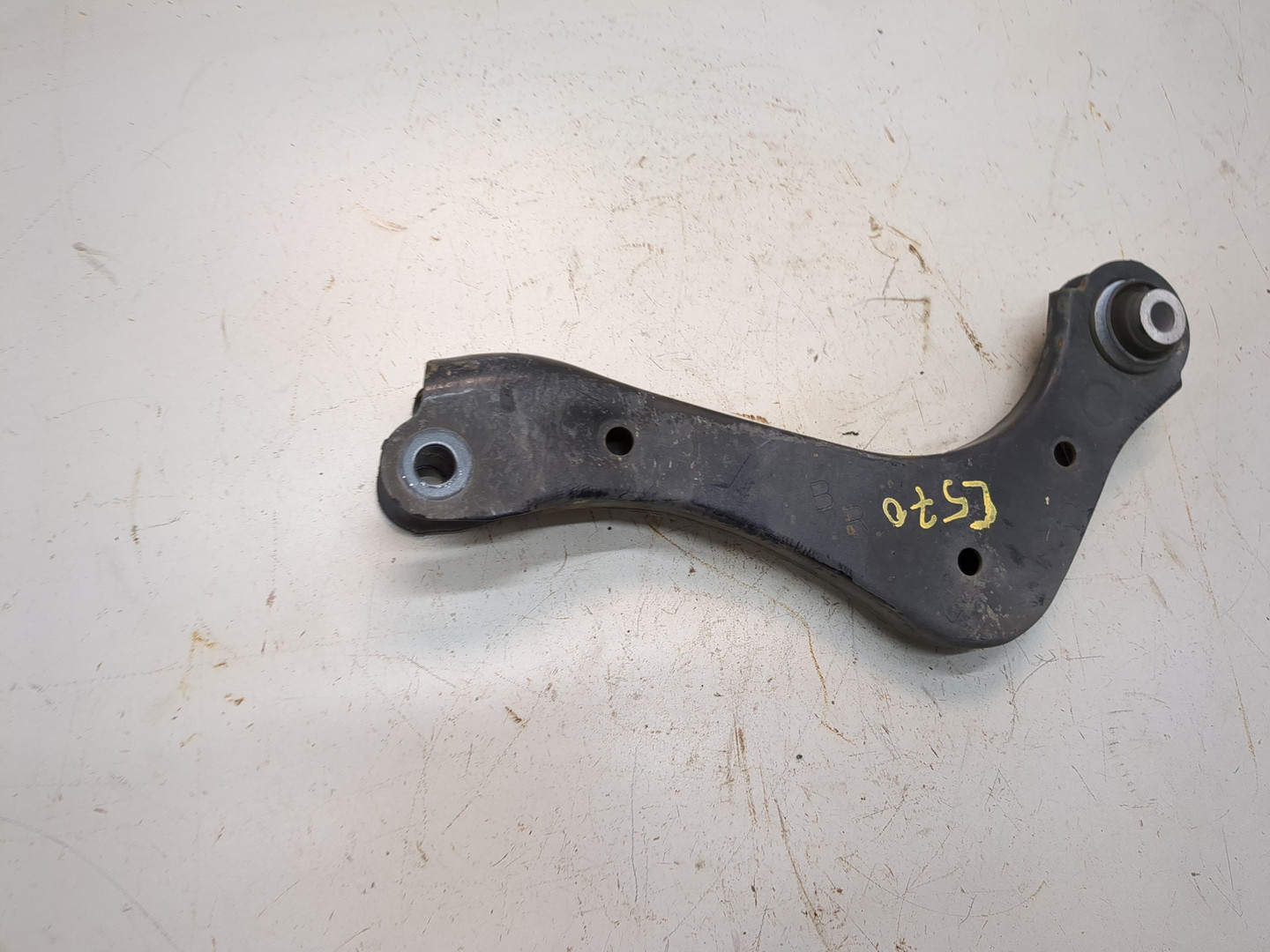 Рычаг задний правый