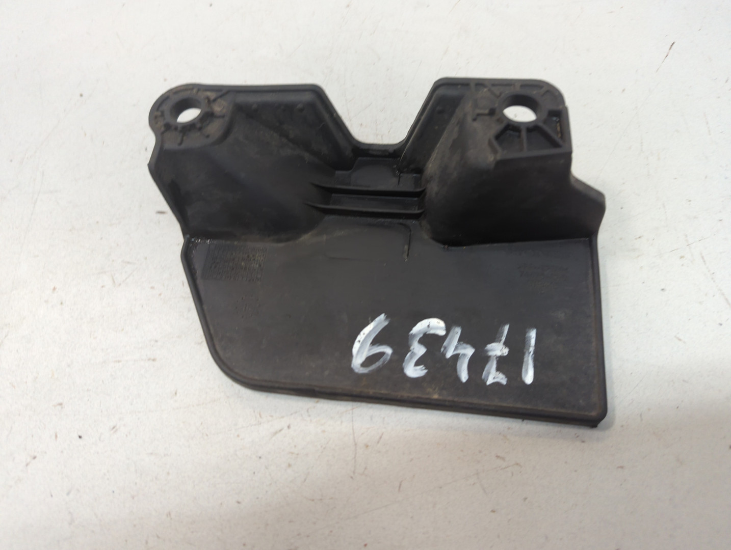 Брызговик задний правый