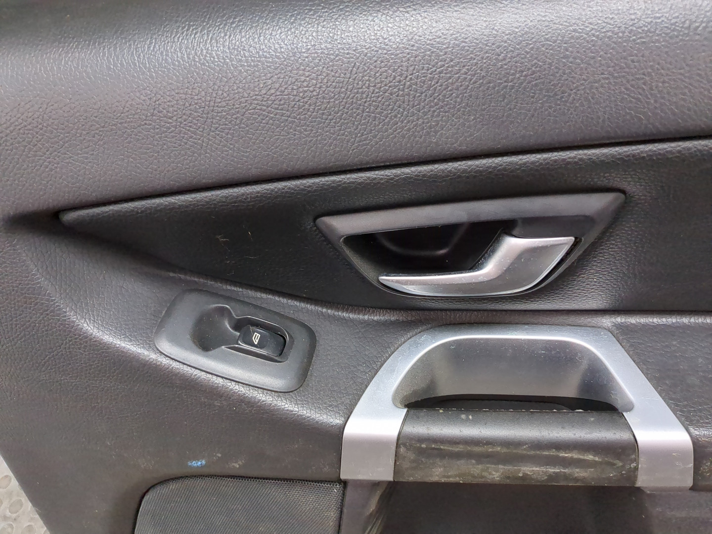 Дверь задняя правая