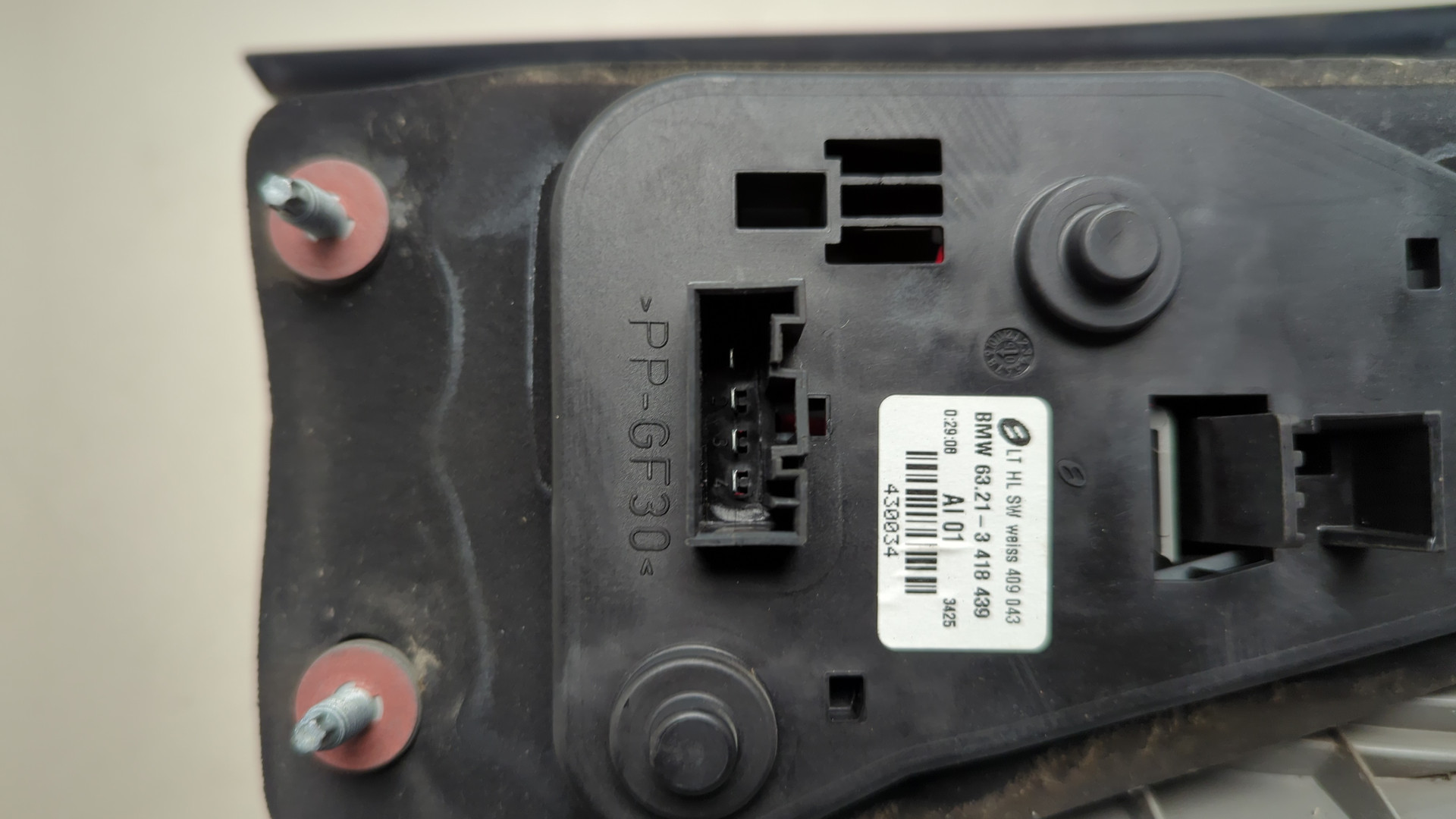 Фонарь задний левый