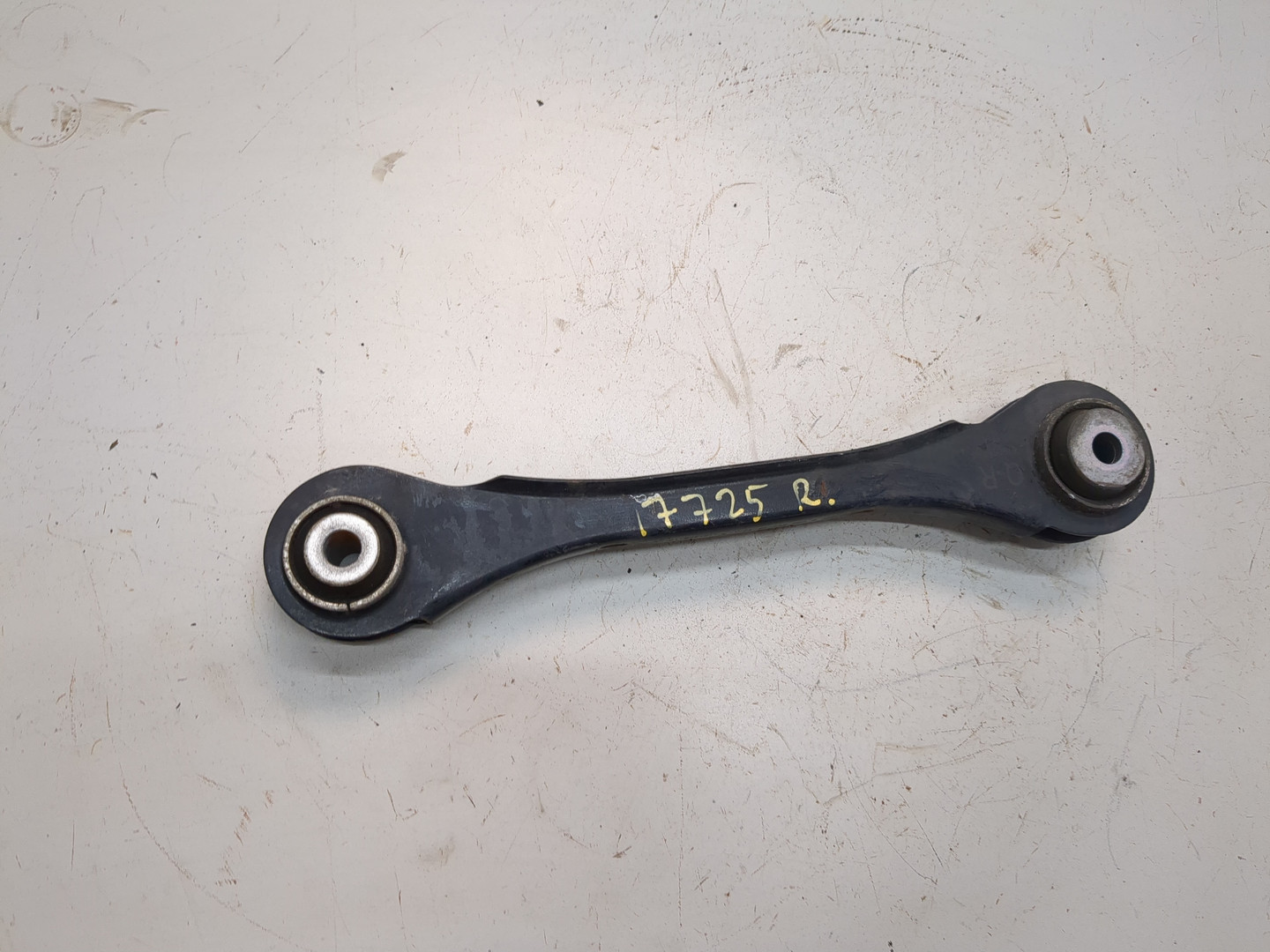 Рычаг задний