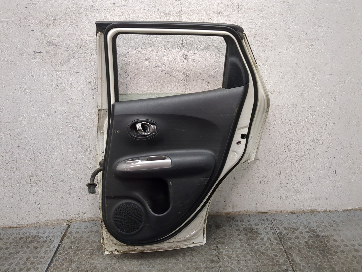 Дверь задняя правая