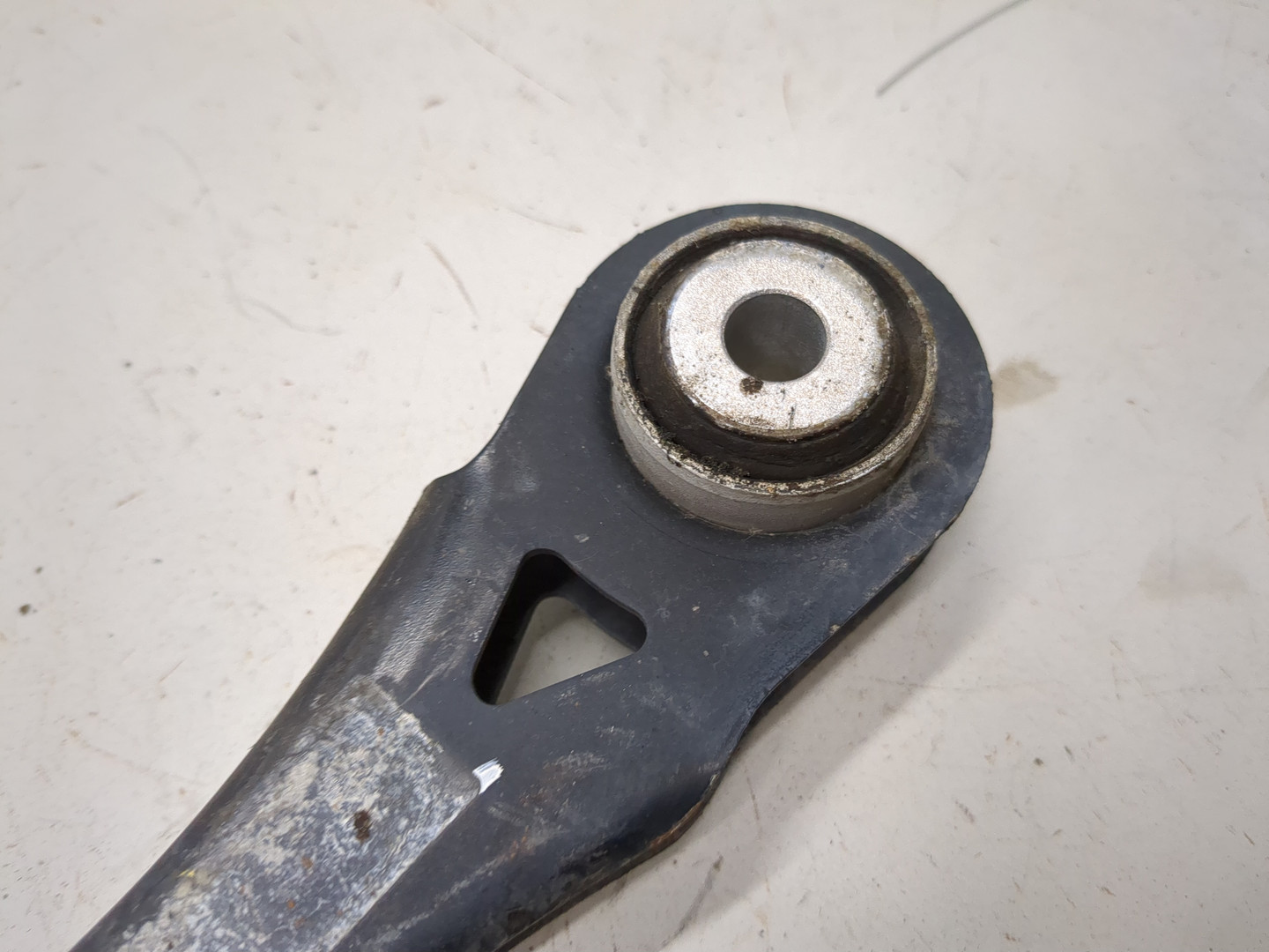 Рычаг задний