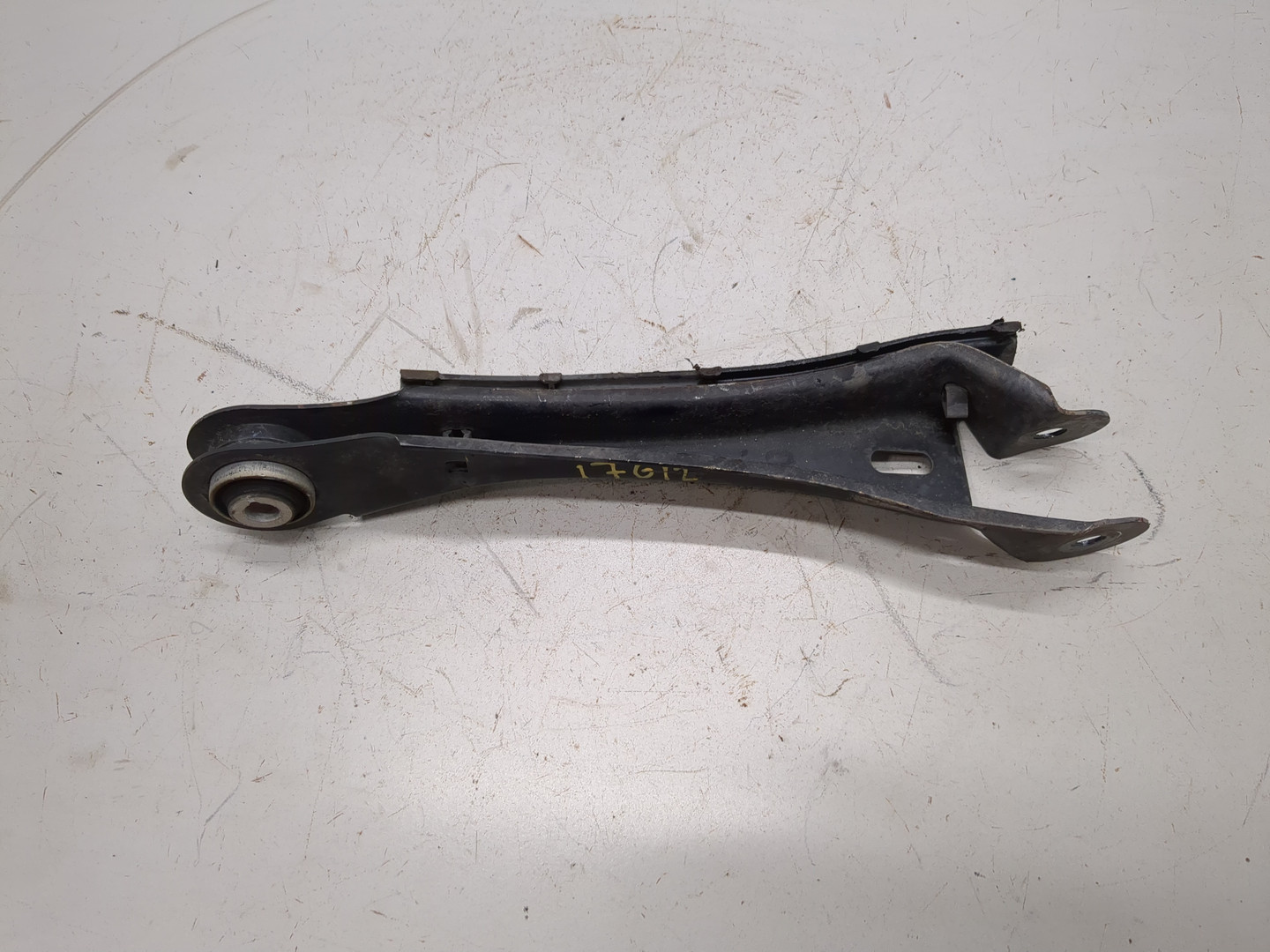 Рычаг задний